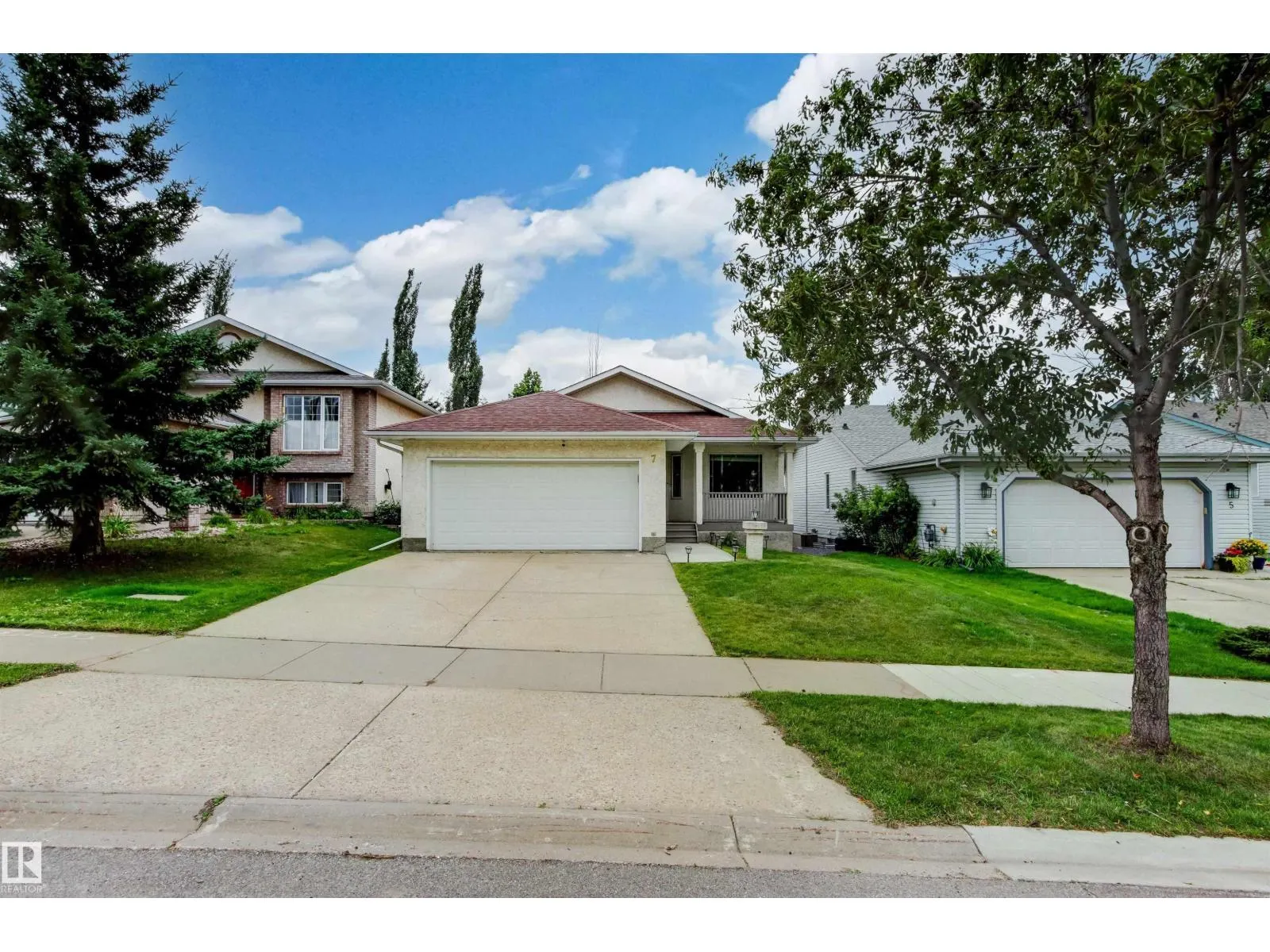 7 HAMPTON CR