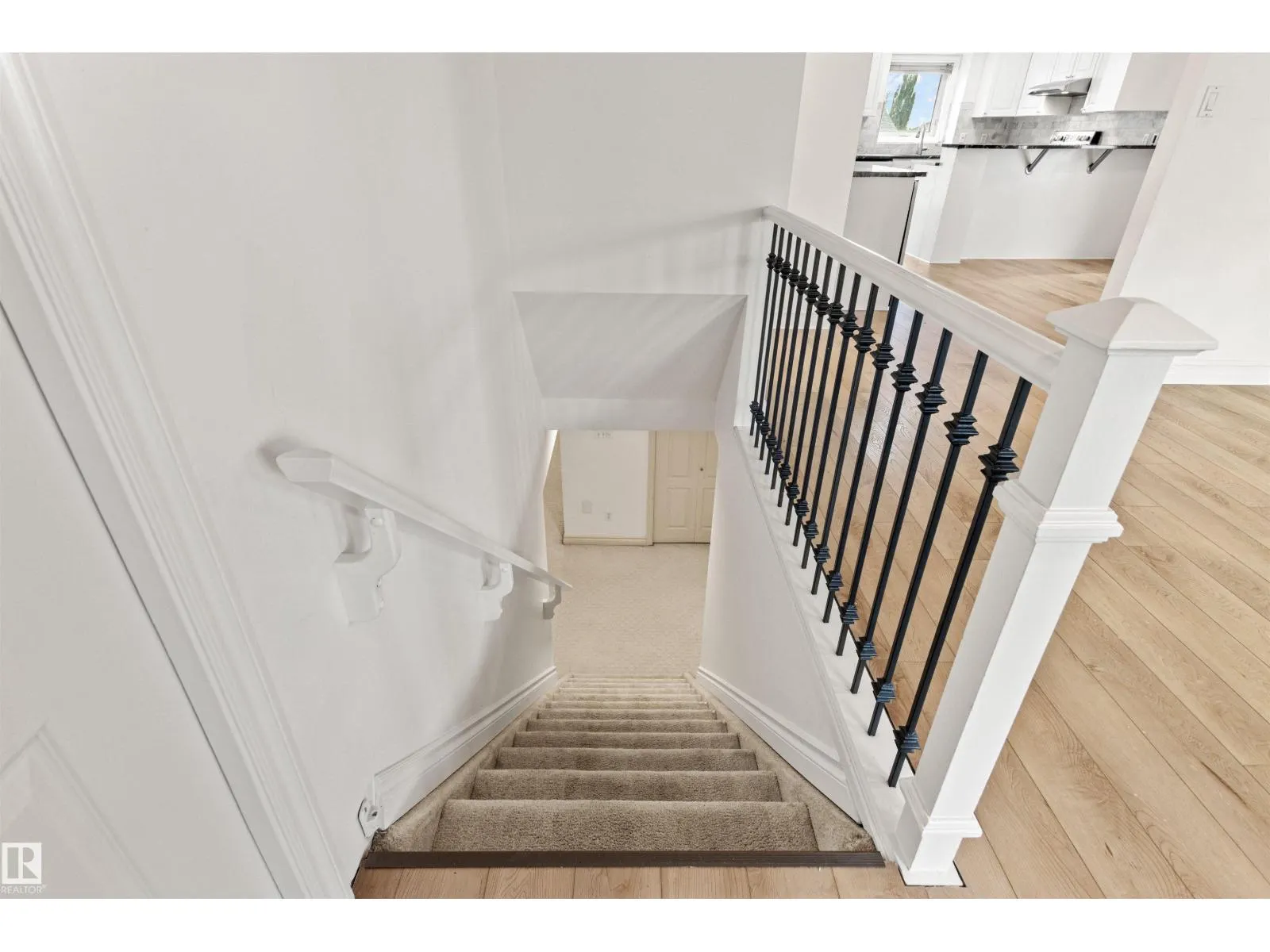 7 HAMPTON CR