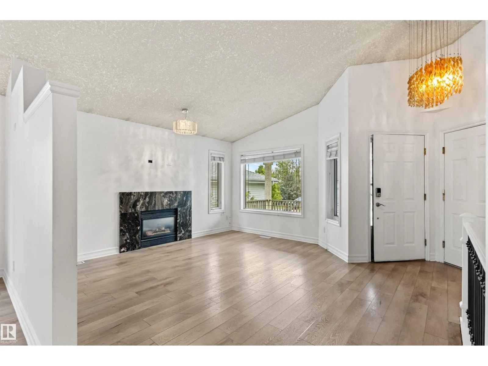 7 HAMPTON CR