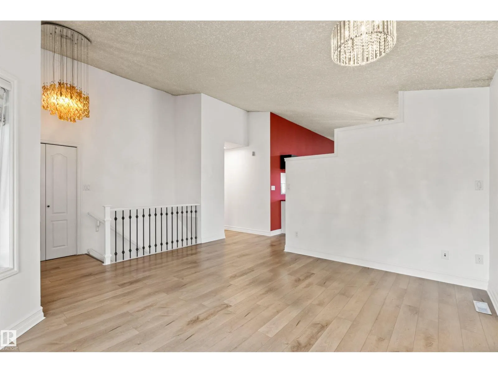 7 HAMPTON CR