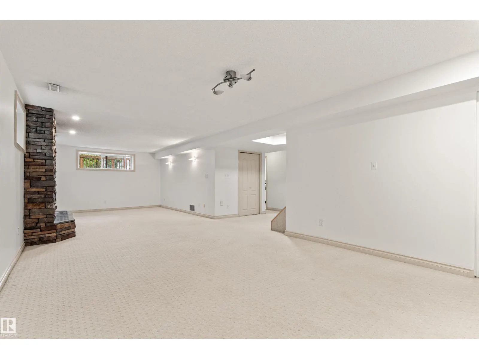 7 HAMPTON CR