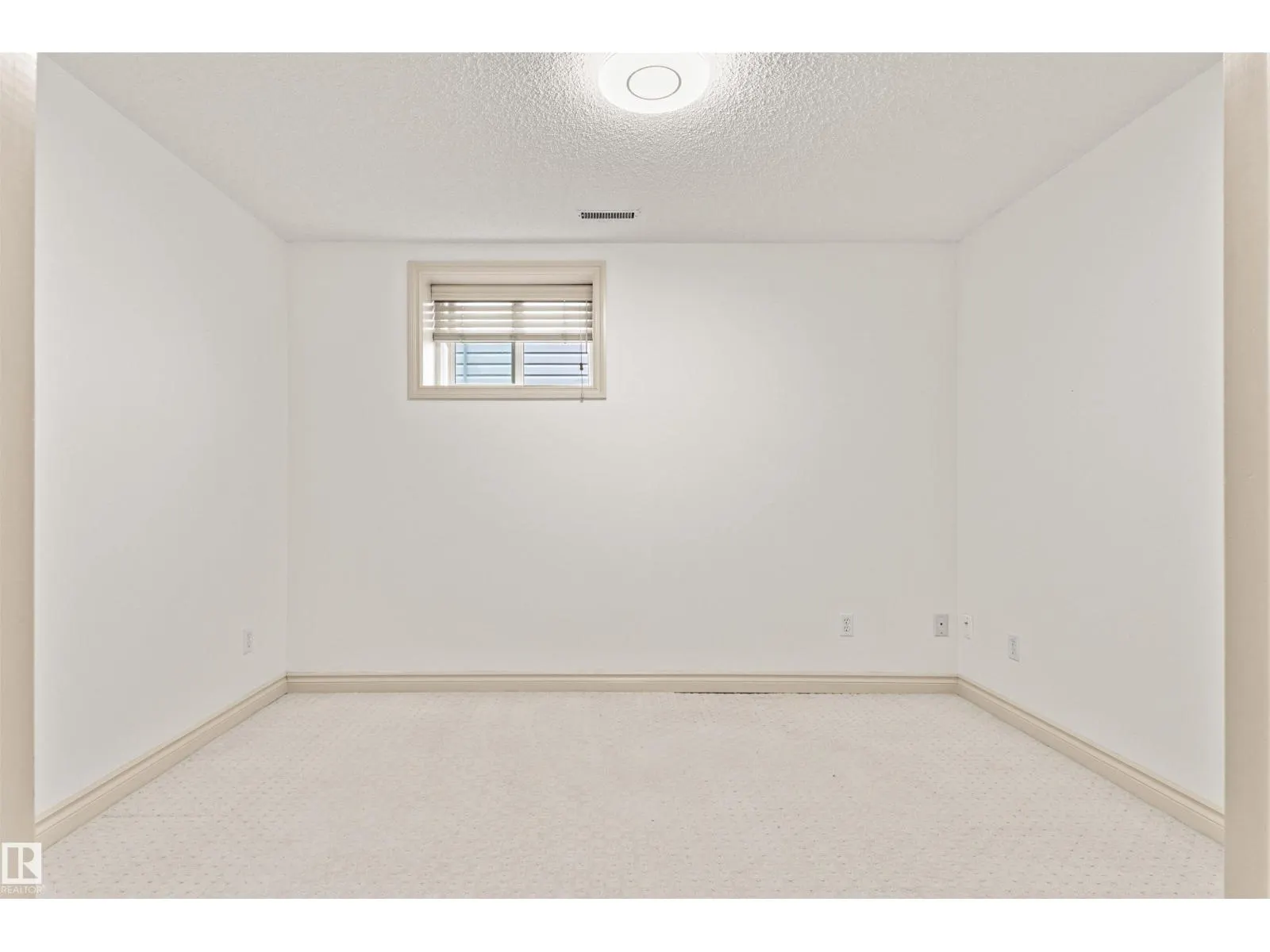7 HAMPTON CR