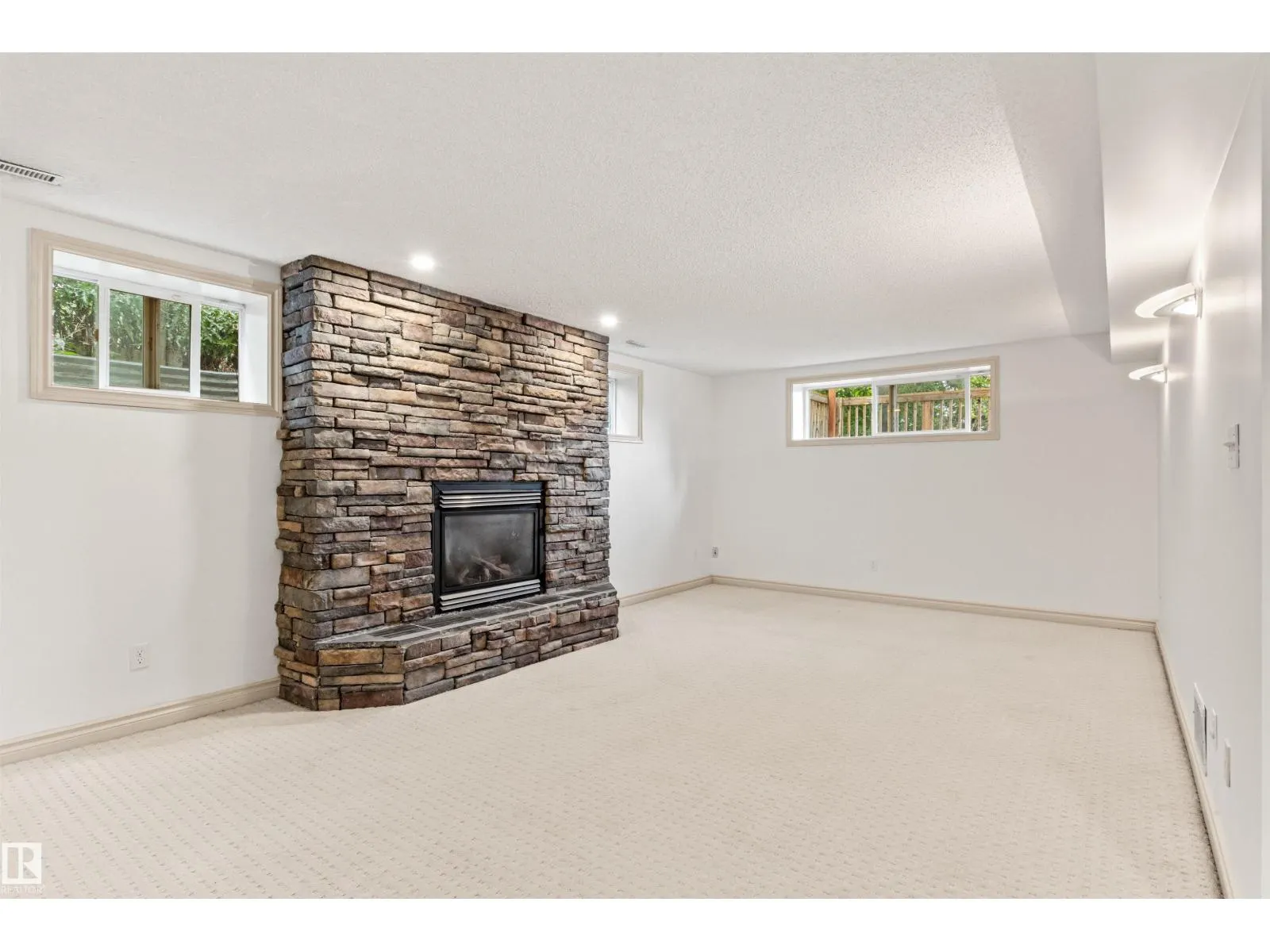 7 HAMPTON CR