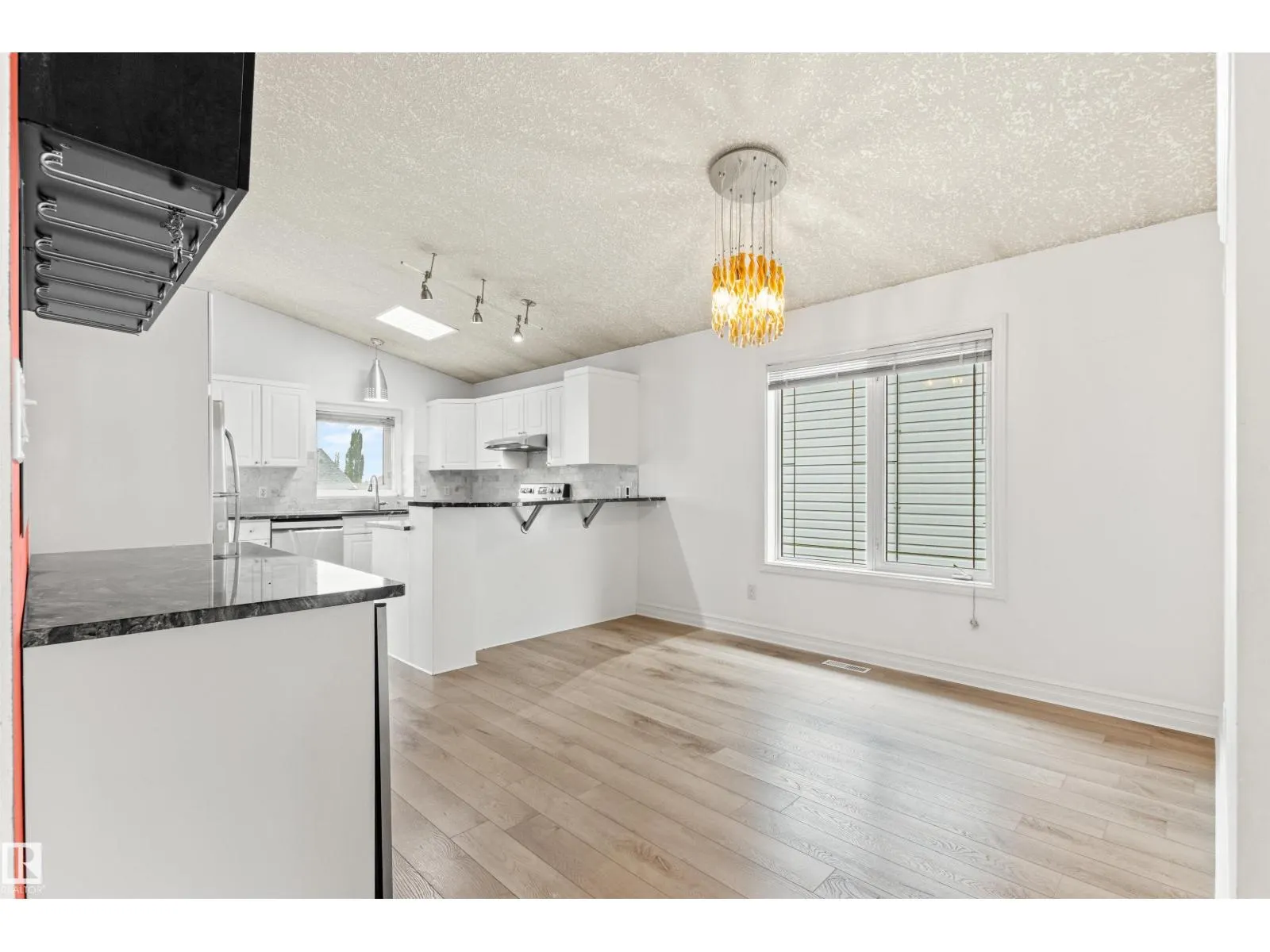 7 HAMPTON CR