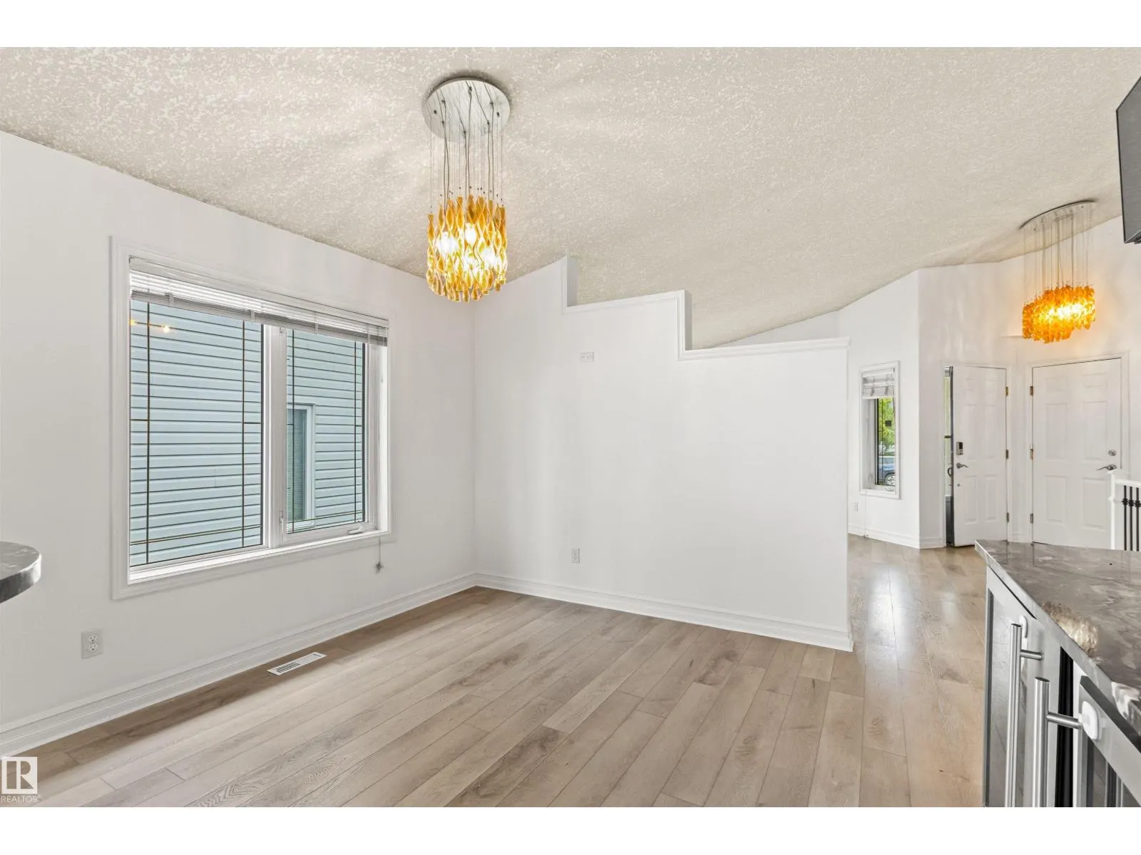 7 HAMPTON CR