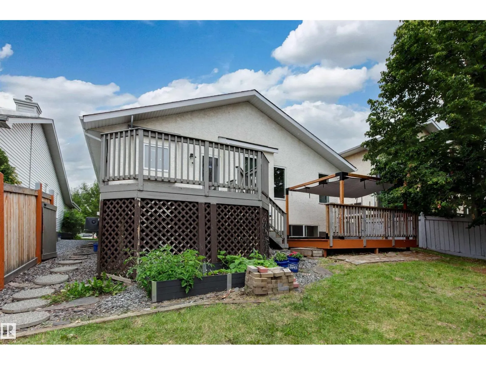 7 HAMPTON CR