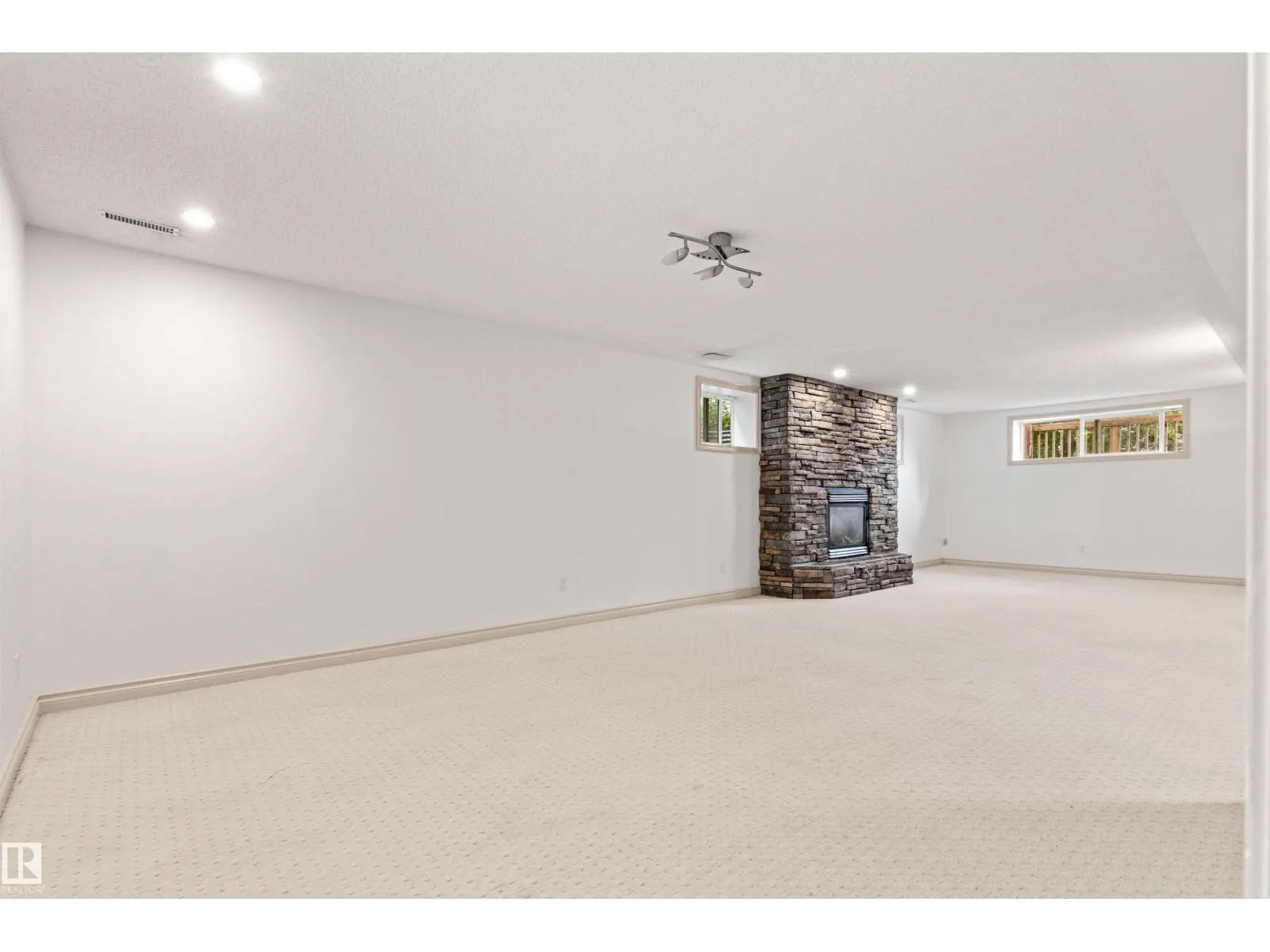 7 HAMPTON CR