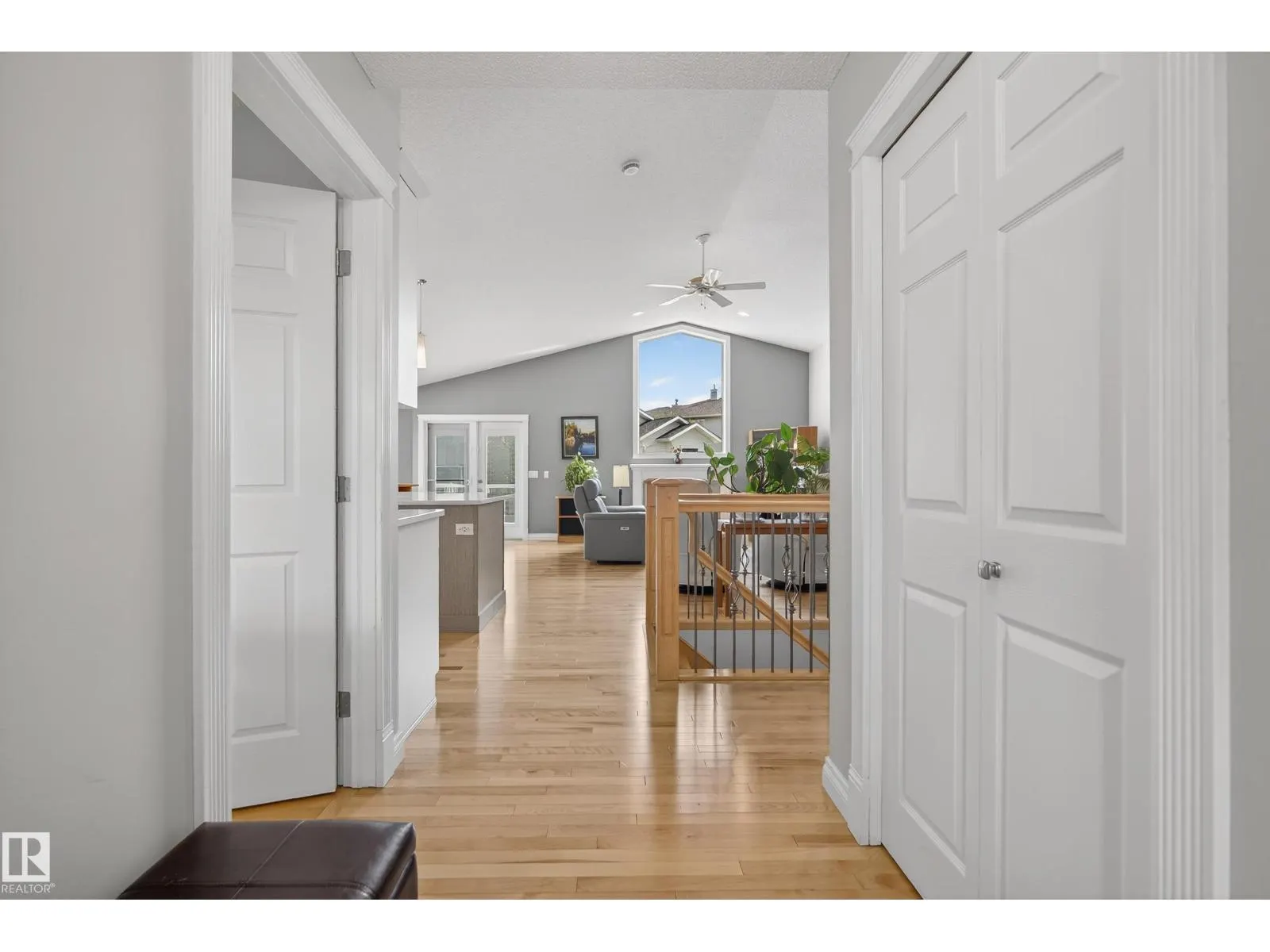 6 Hunter PL