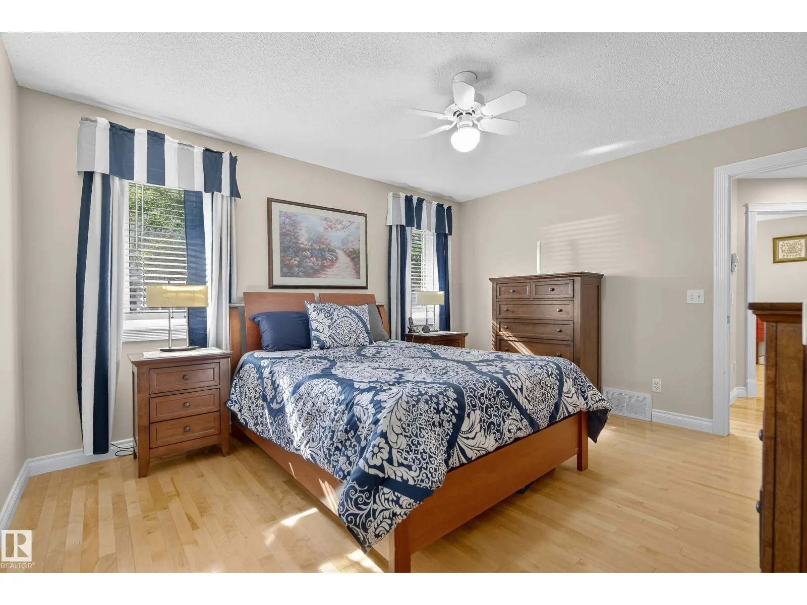 6 Hunter PL