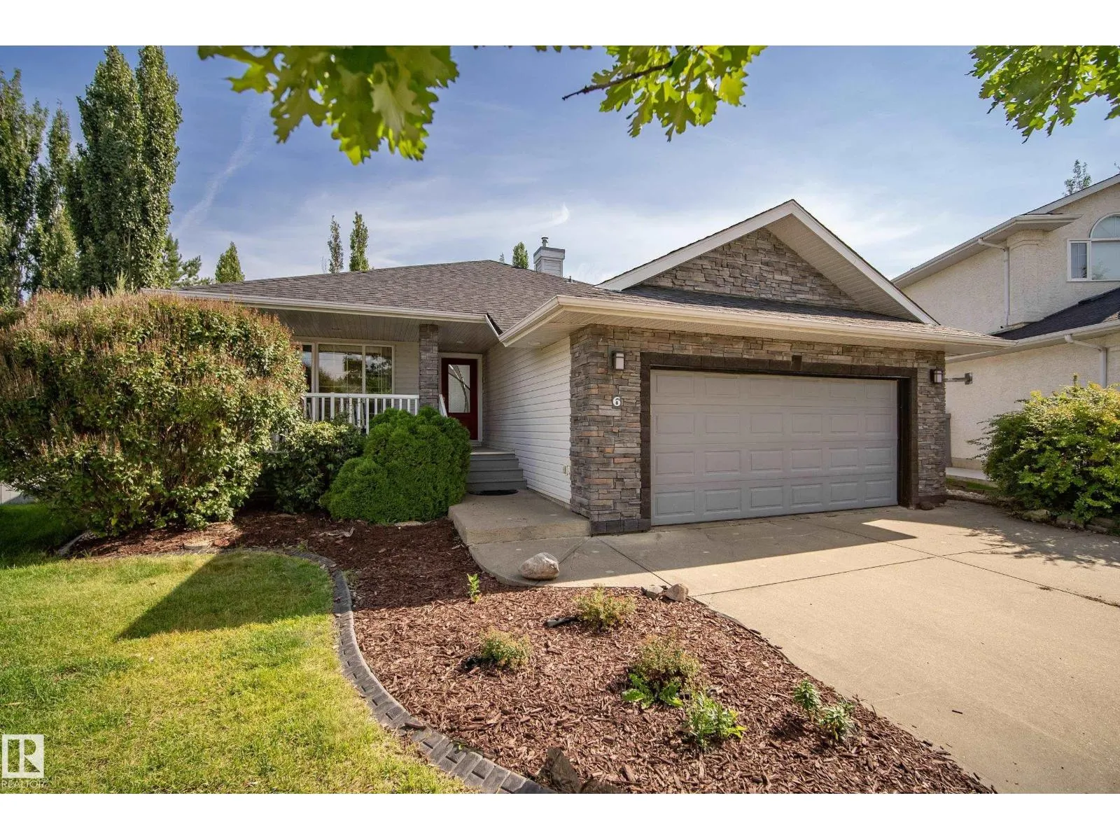 6 Hunter PL