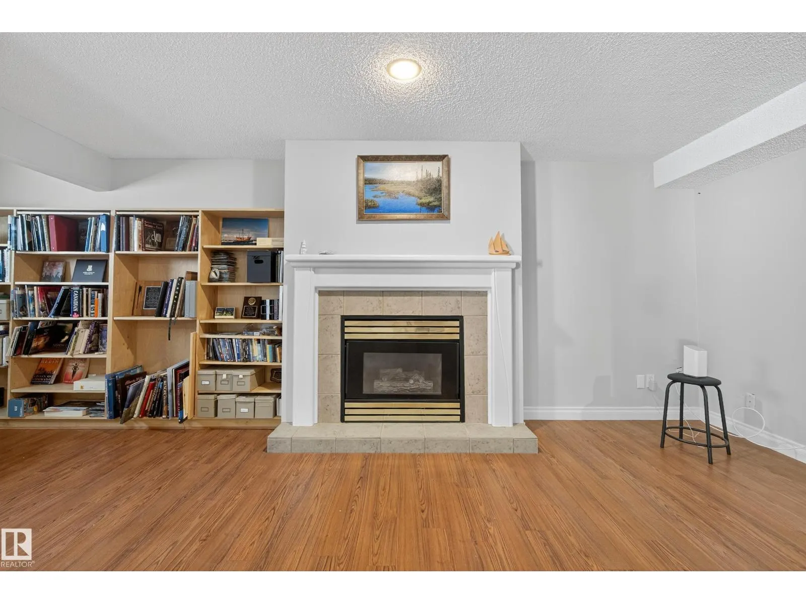 6 Hunter PL