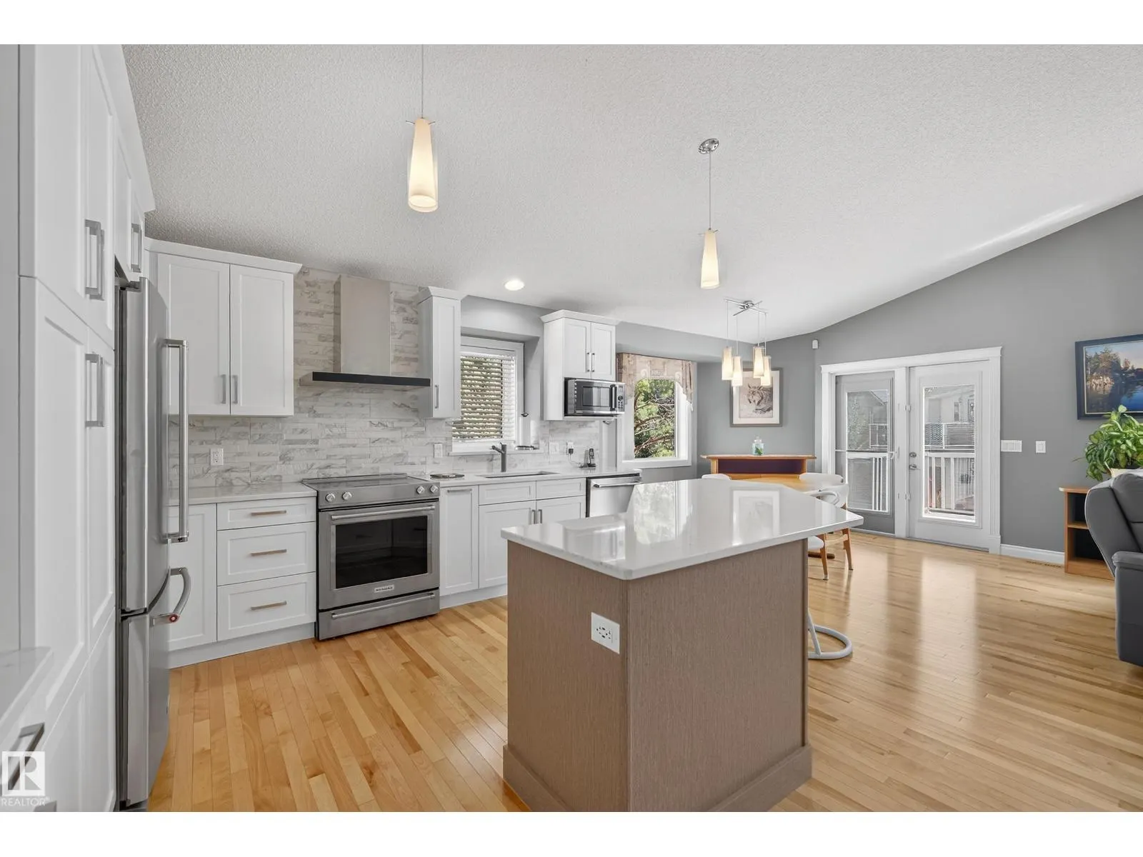 6 Hunter PL