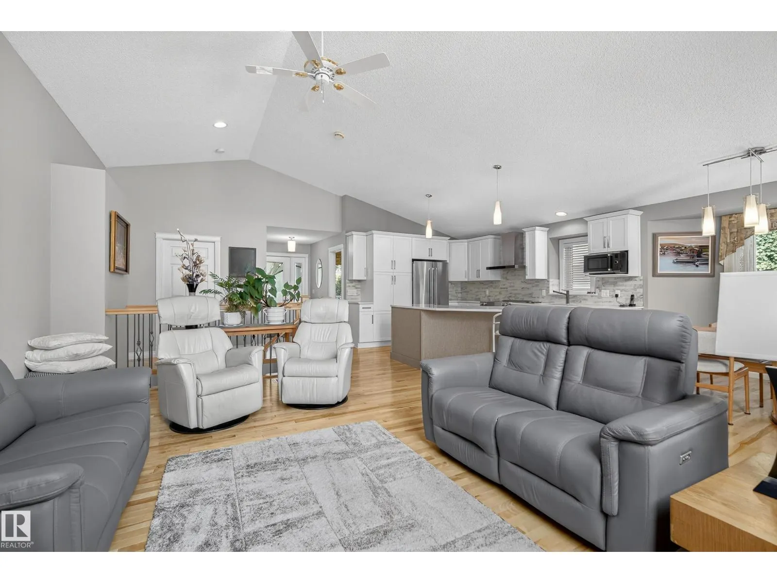 6 Hunter PL