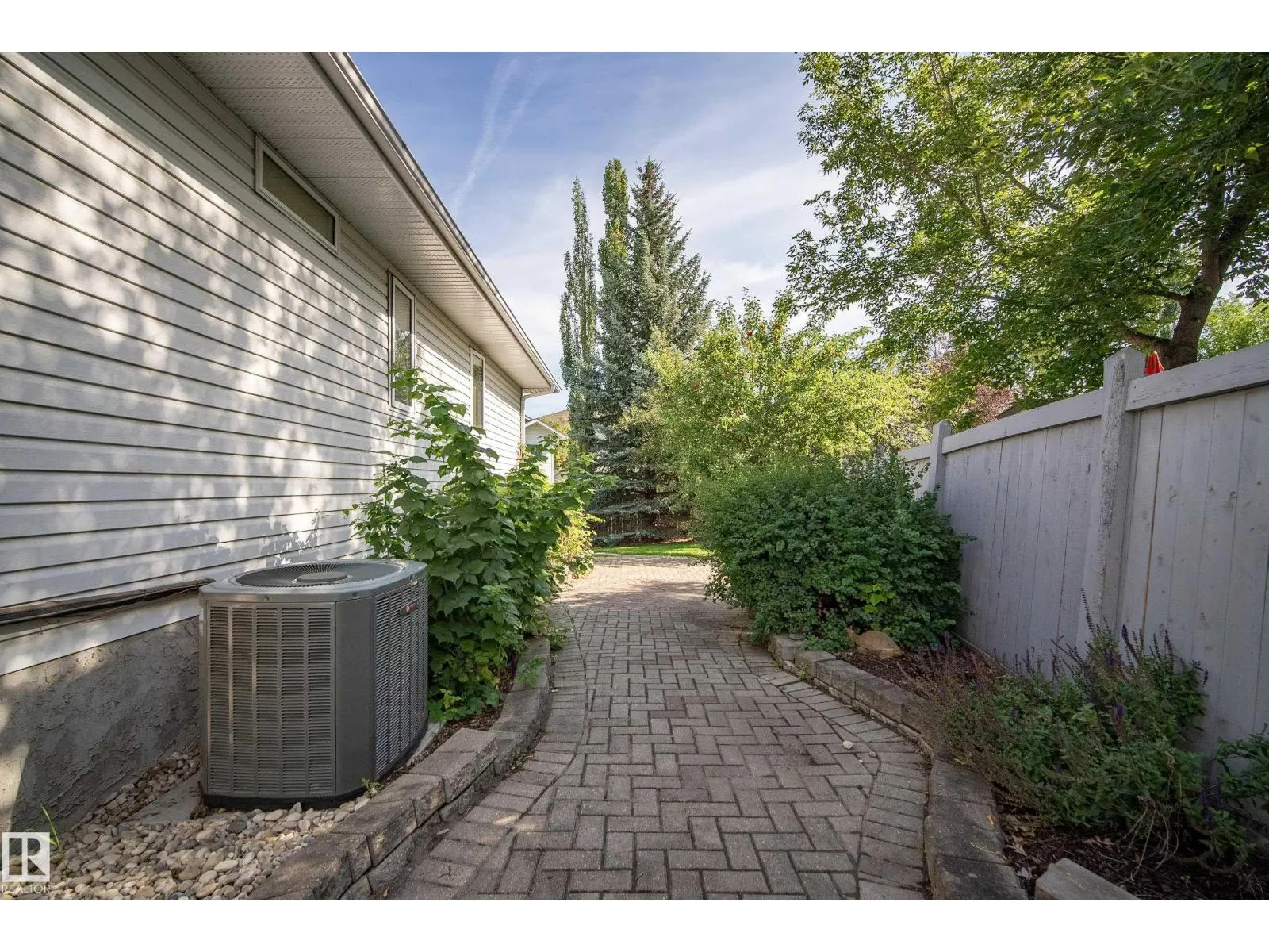 6 Hunter PL