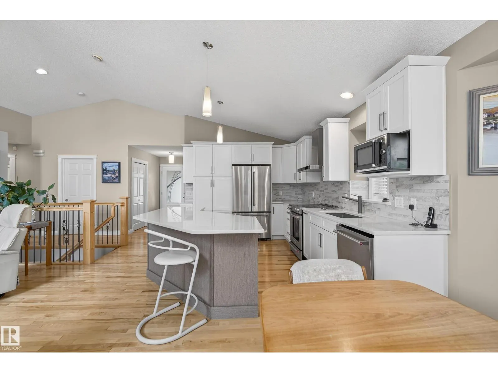 6 Hunter PL