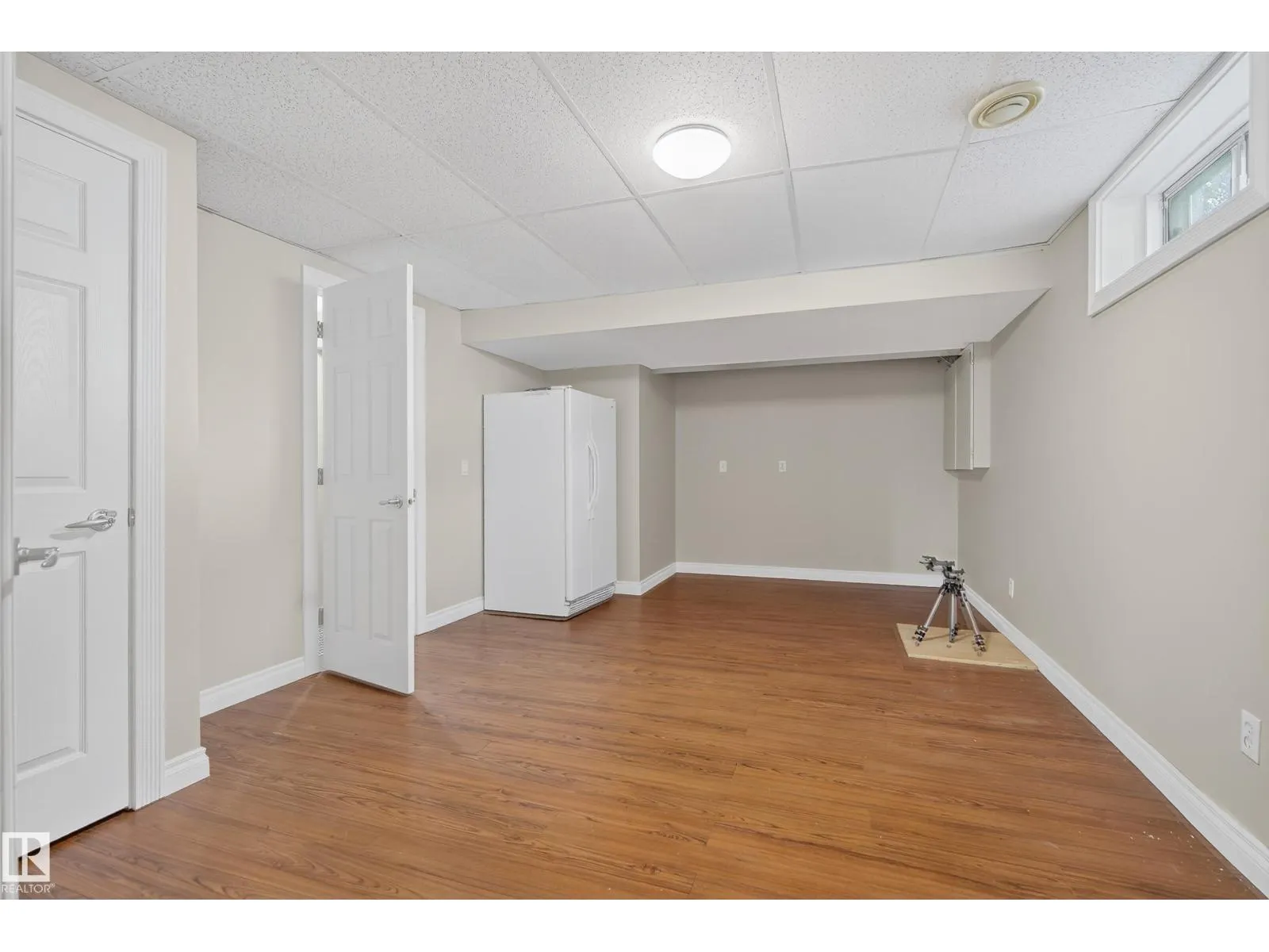 6 Hunter PL