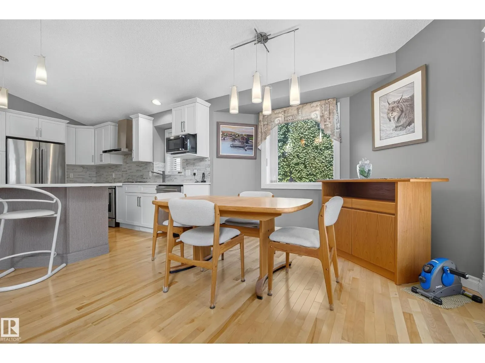 6 Hunter PL
