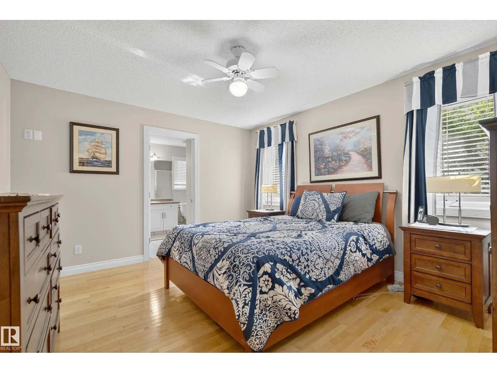 6 Hunter PL