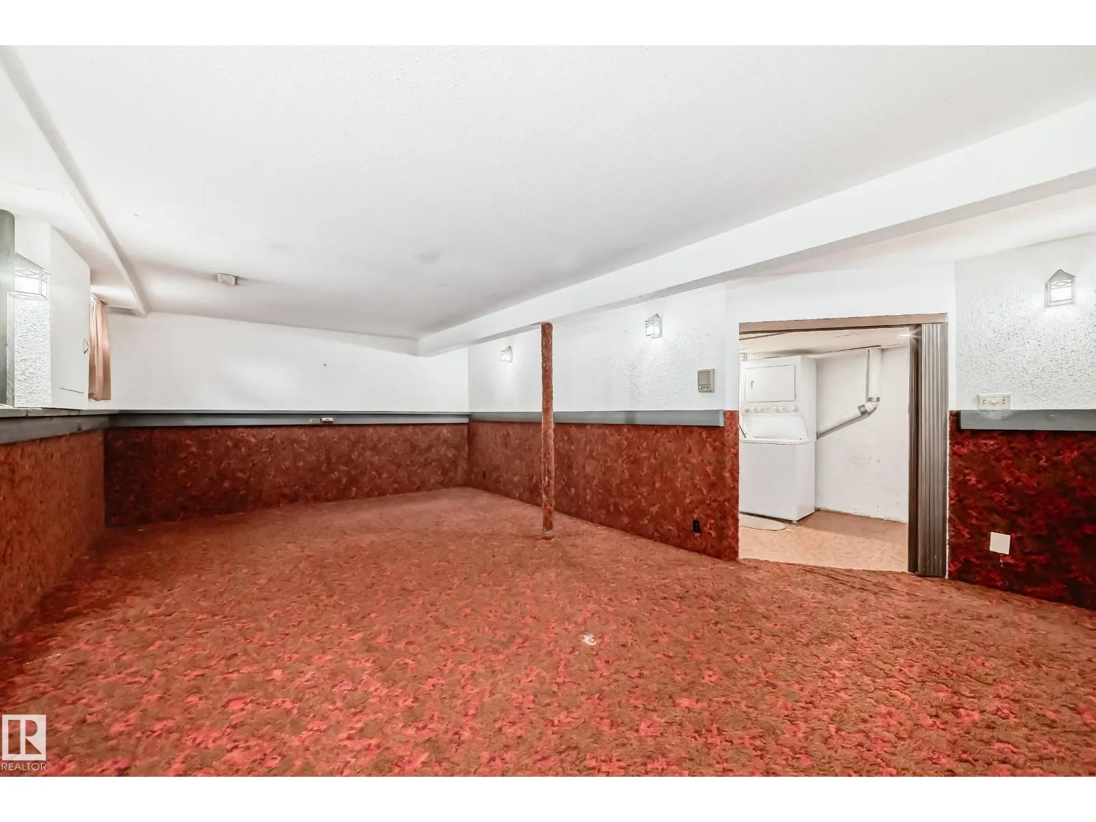 1005 STRATHCONA DR