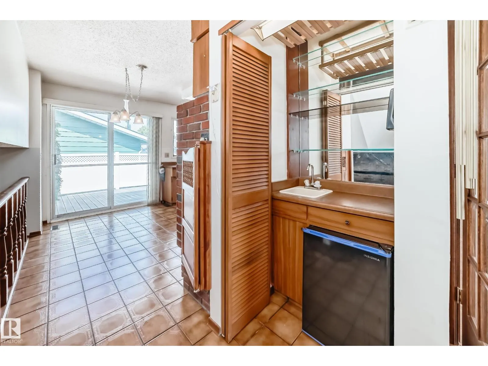 1005 STRATHCONA DR