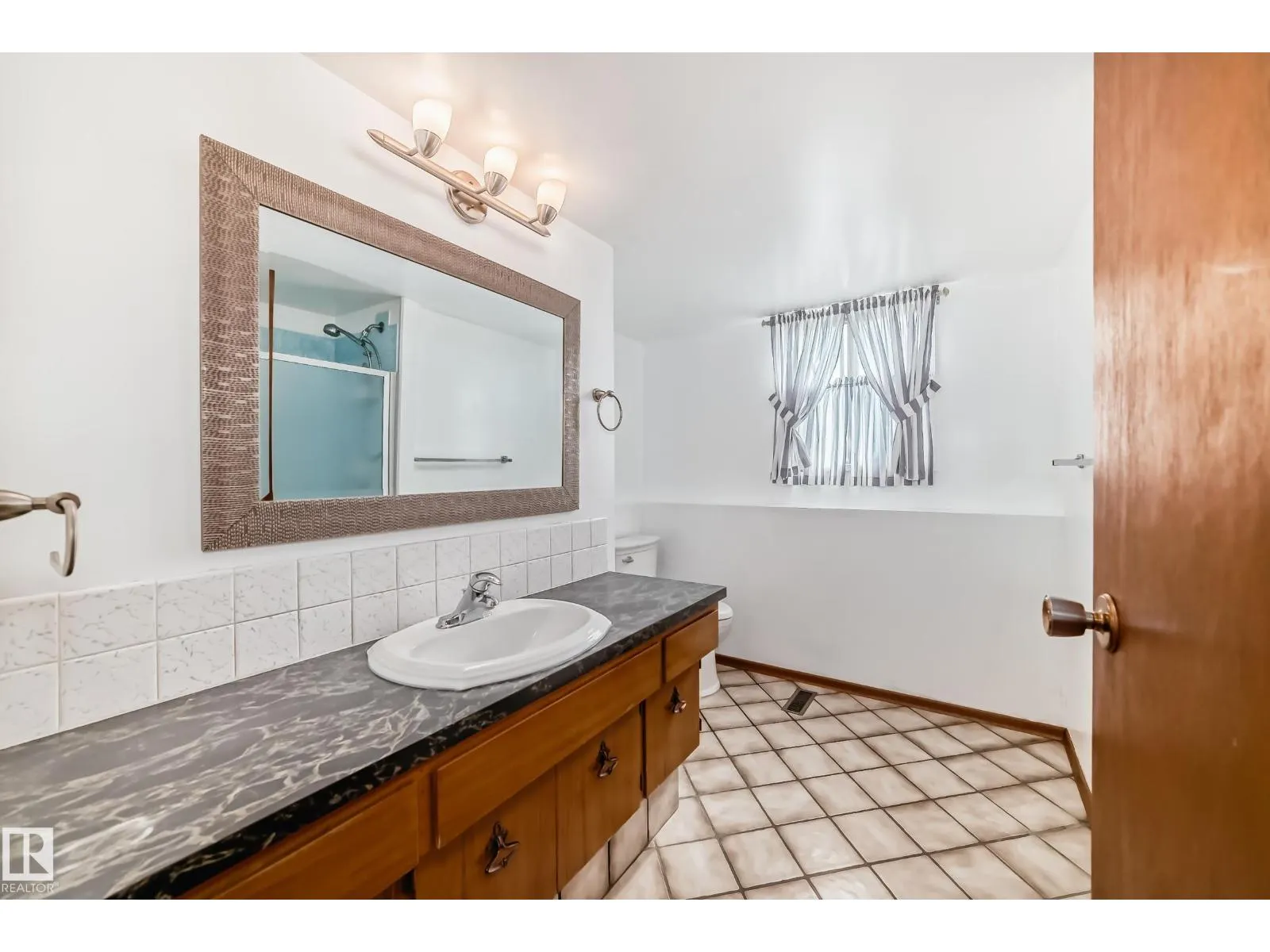 1005 STRATHCONA DR