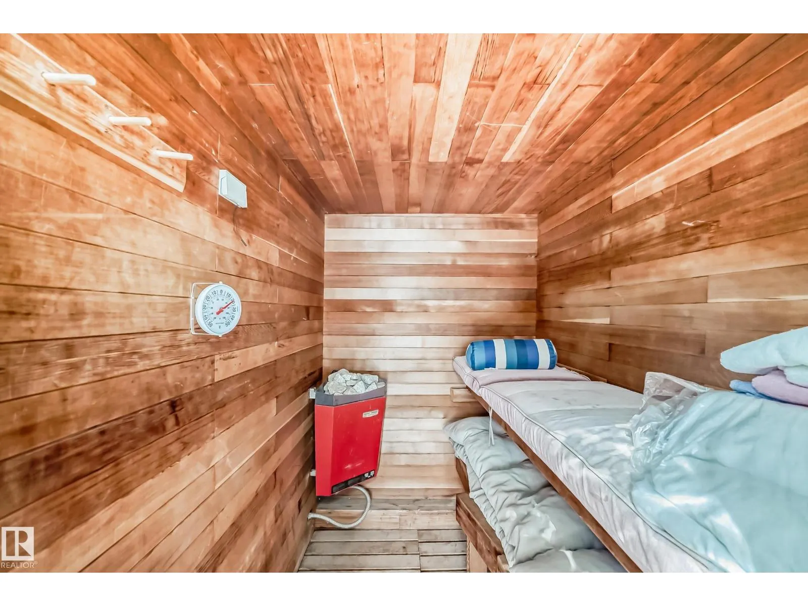 1005 STRATHCONA DR