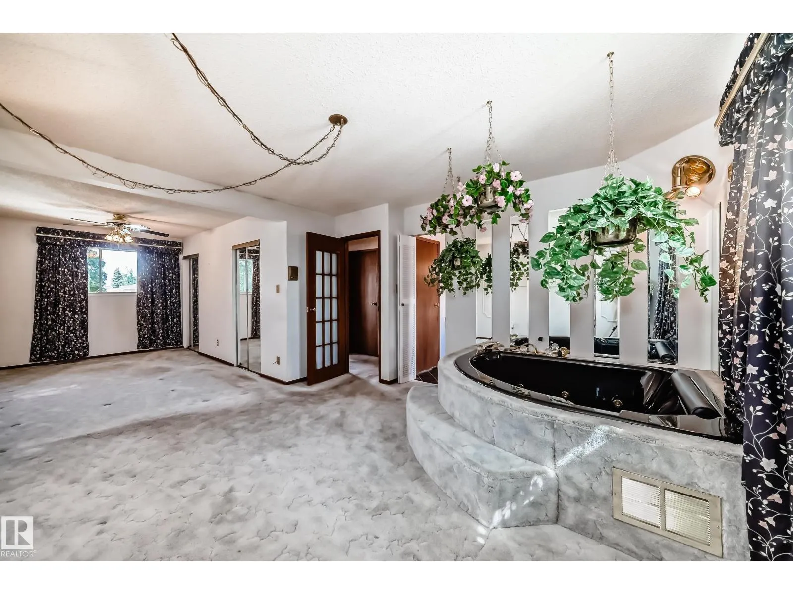 1005 STRATHCONA DR