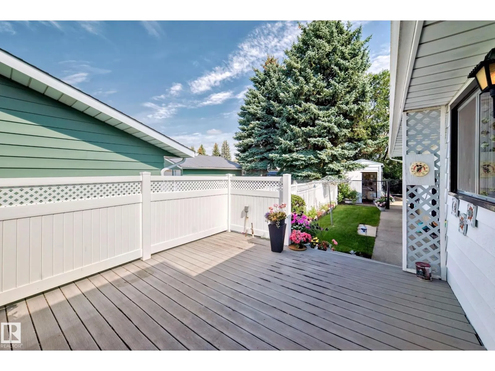 1005 STRATHCONA DR