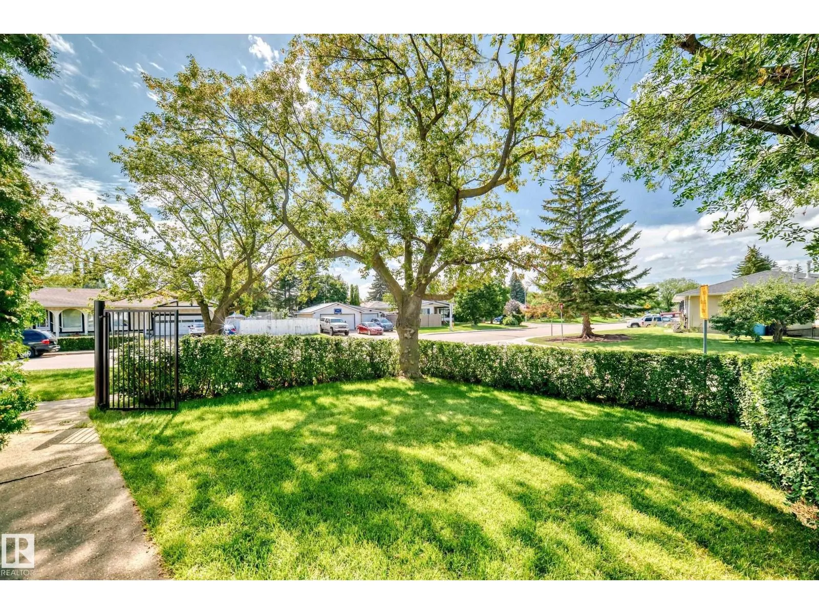 1005 STRATHCONA DR
