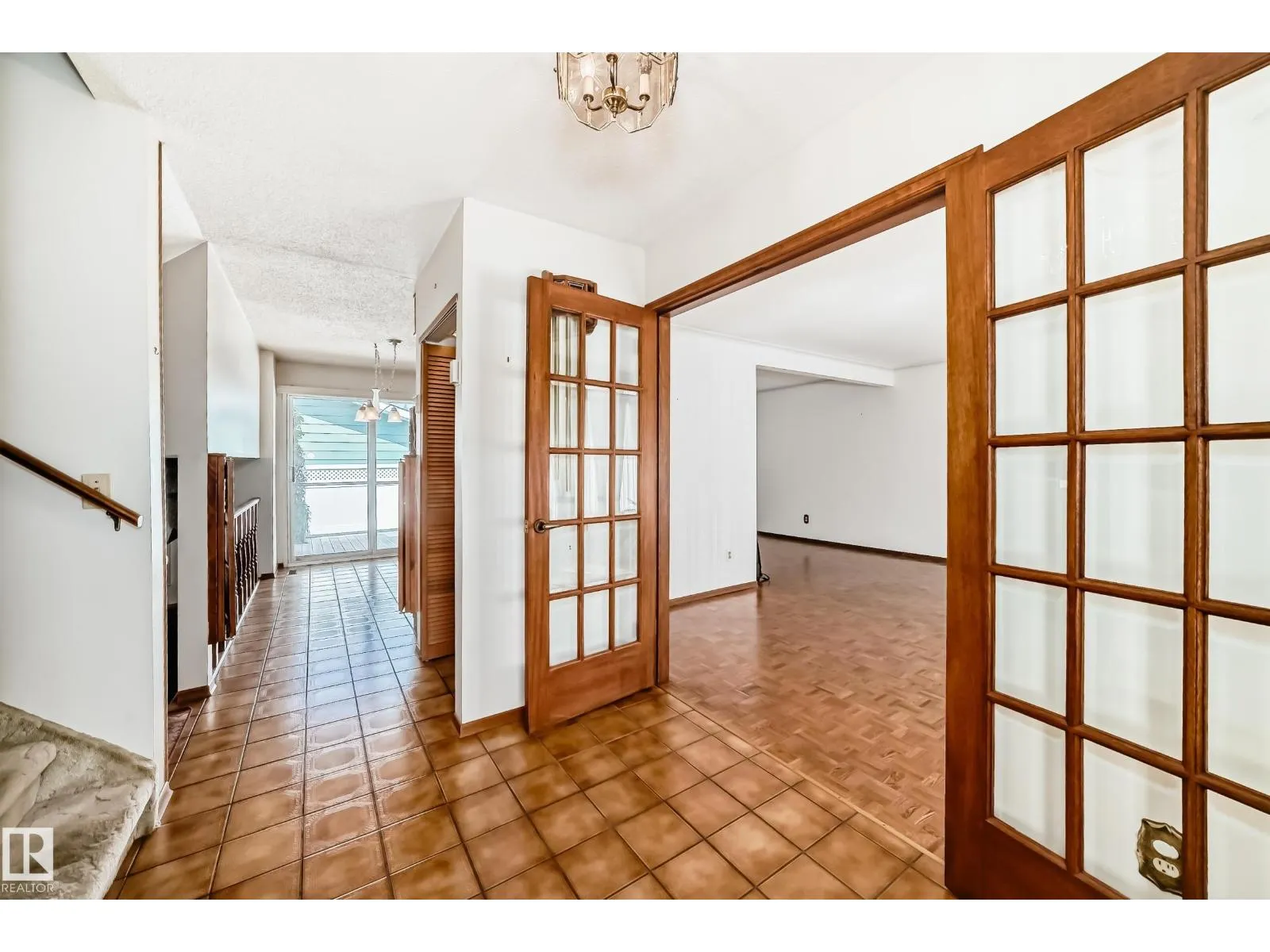 1005 STRATHCONA DR