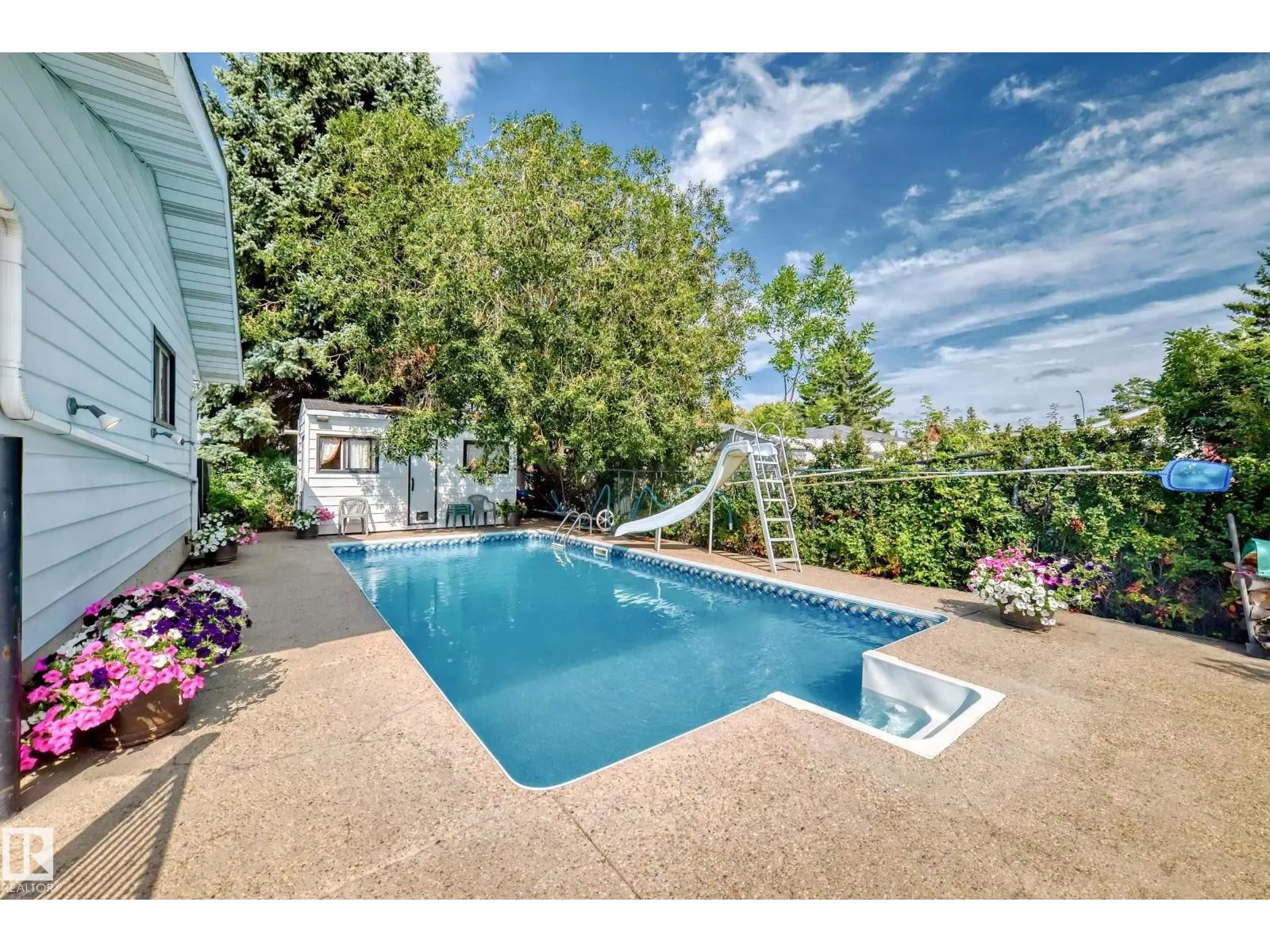 1005 STRATHCONA DR