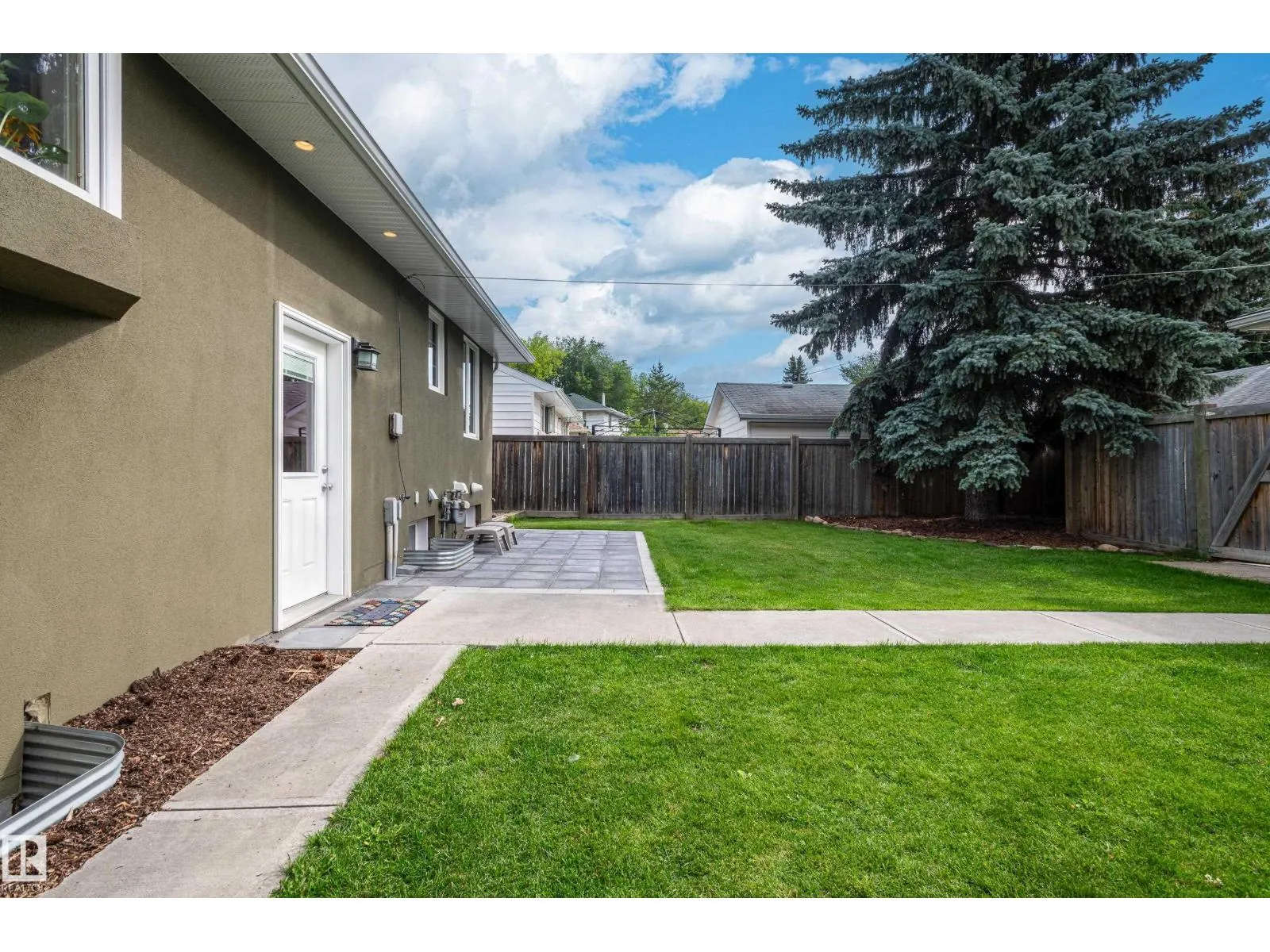 14339 92A AV NW