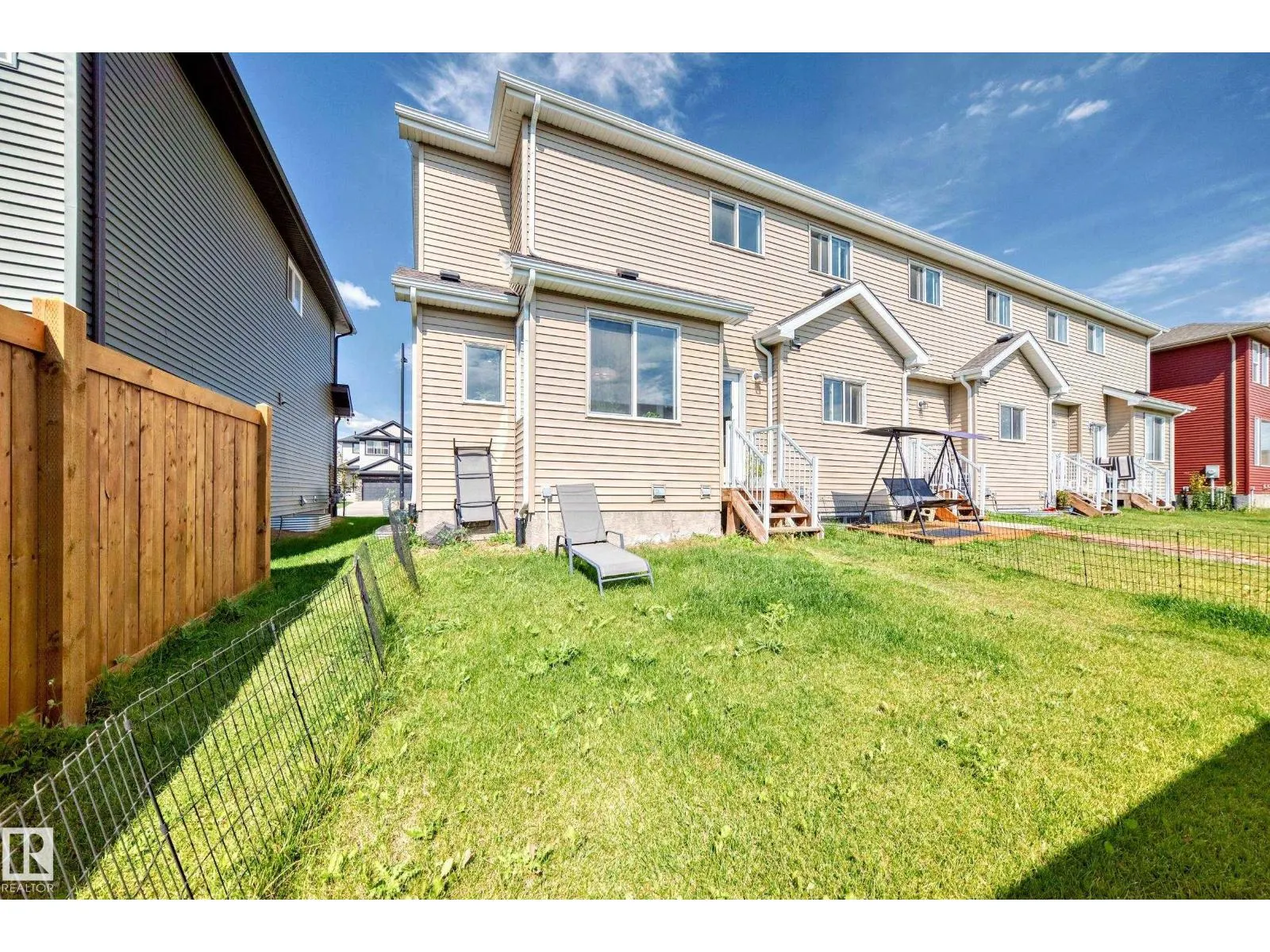 5309 22 AV SW