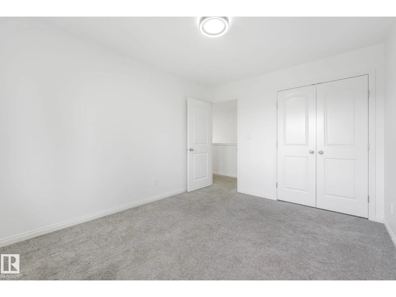 #54 18230 104A ST NW
