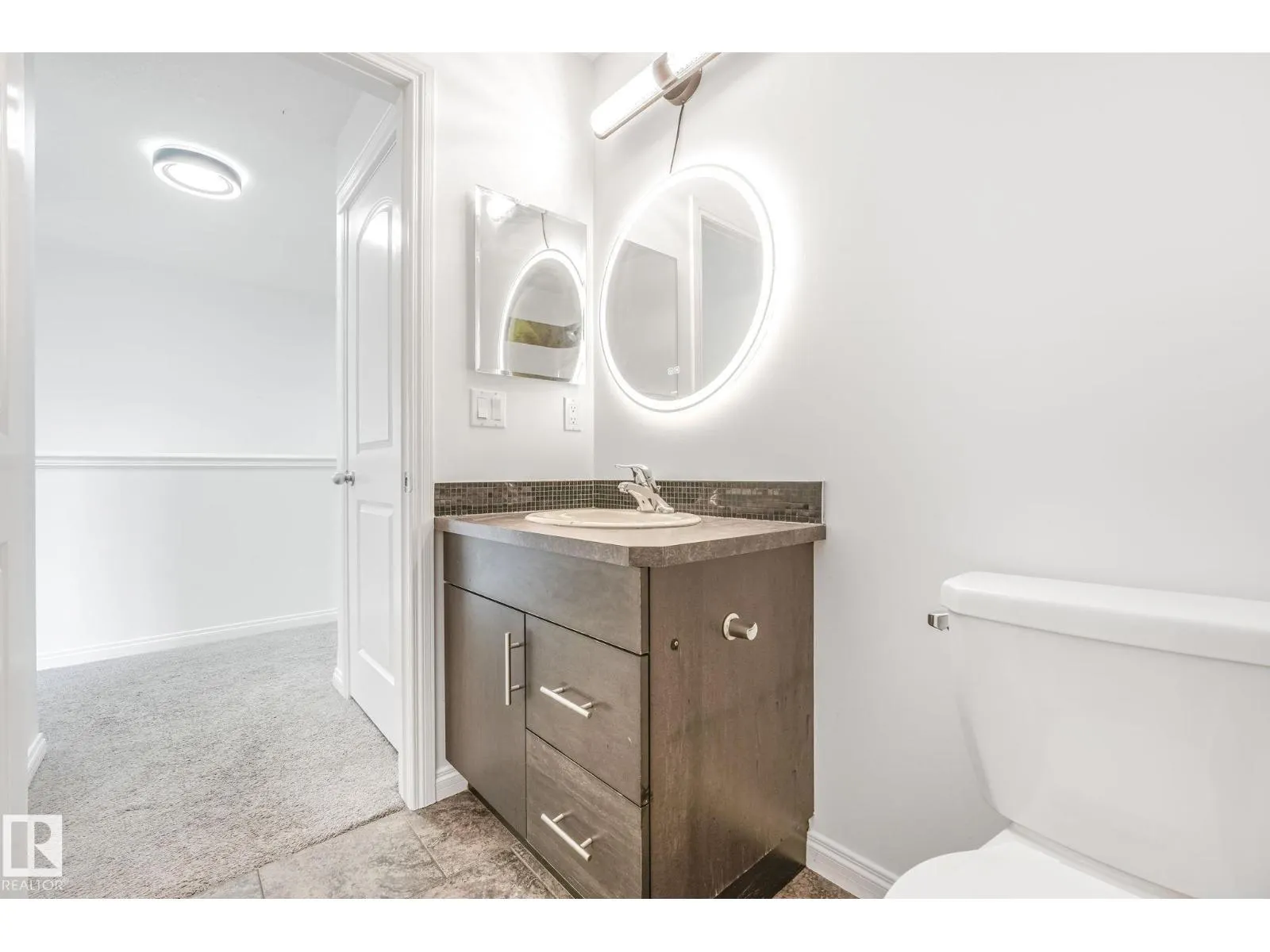 #54 18230 104A ST NW