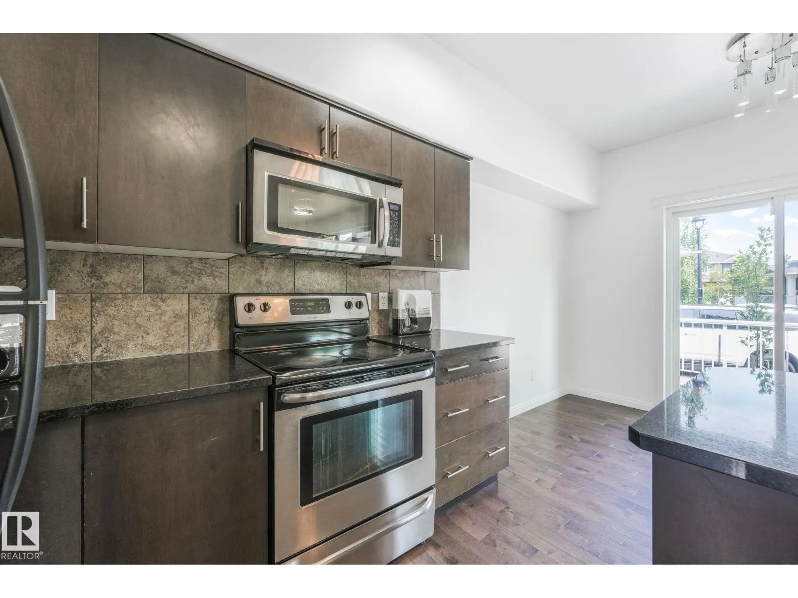 #54 18230 104A ST NW