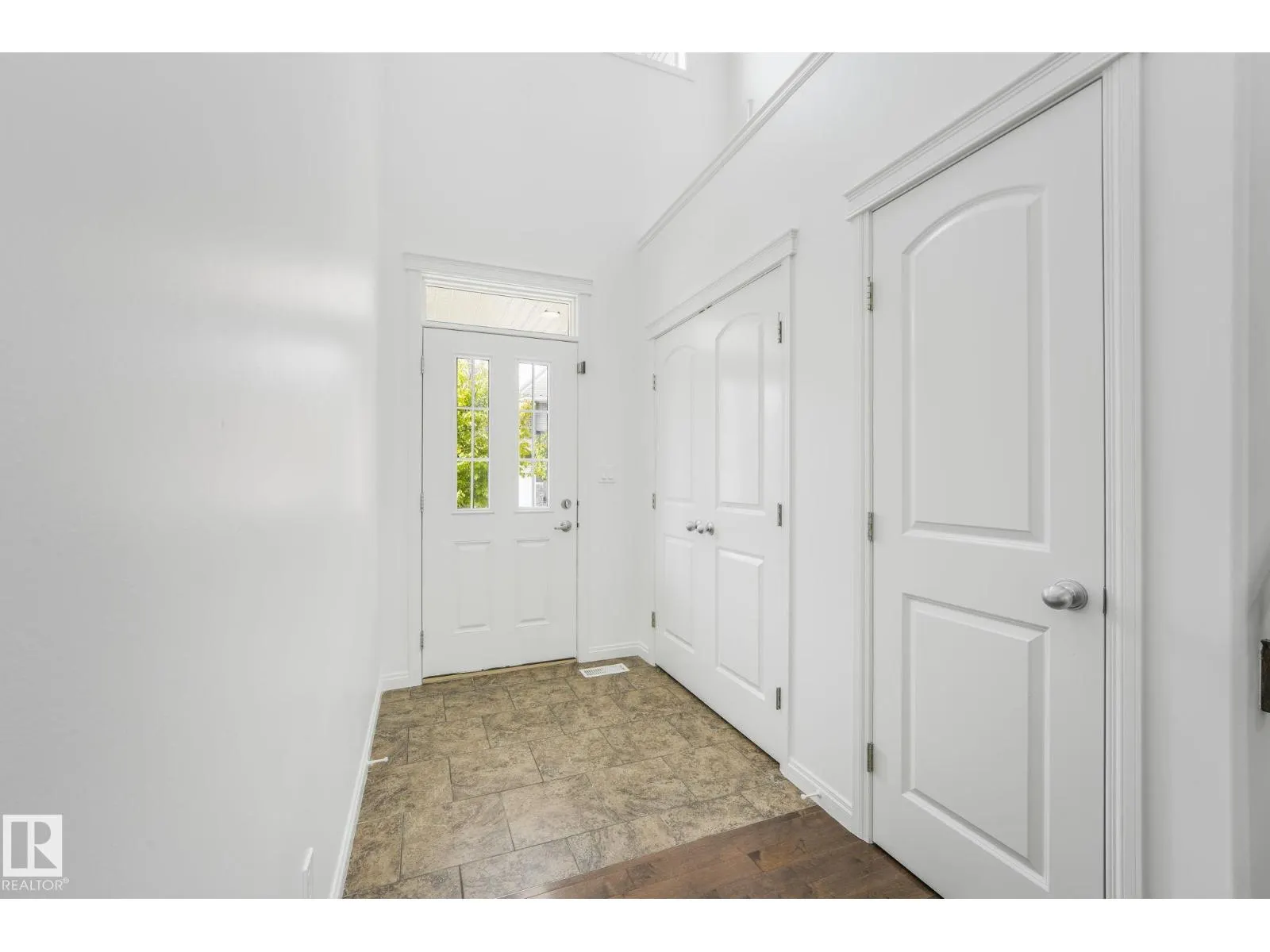 #54 18230 104A ST NW