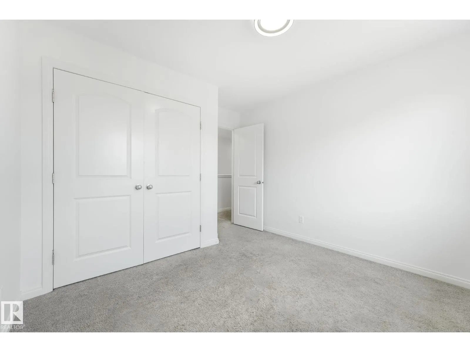 #54 18230 104A ST NW