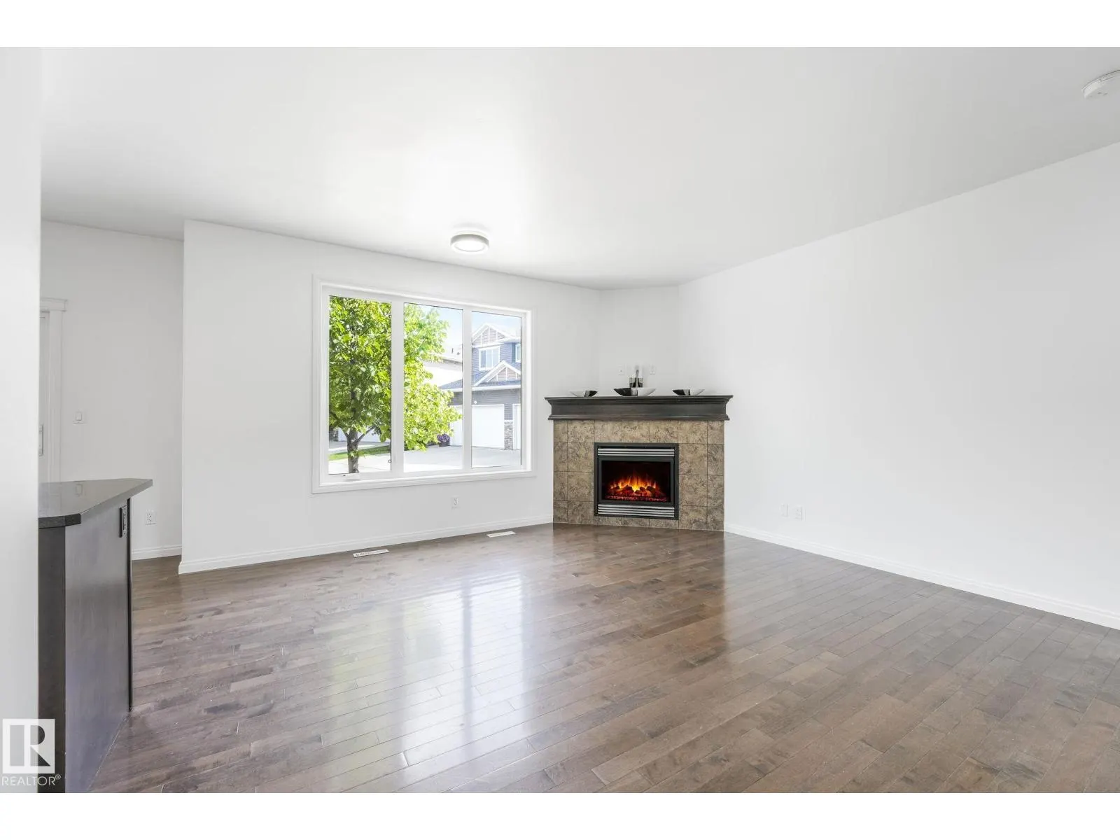 #54 18230 104A ST NW