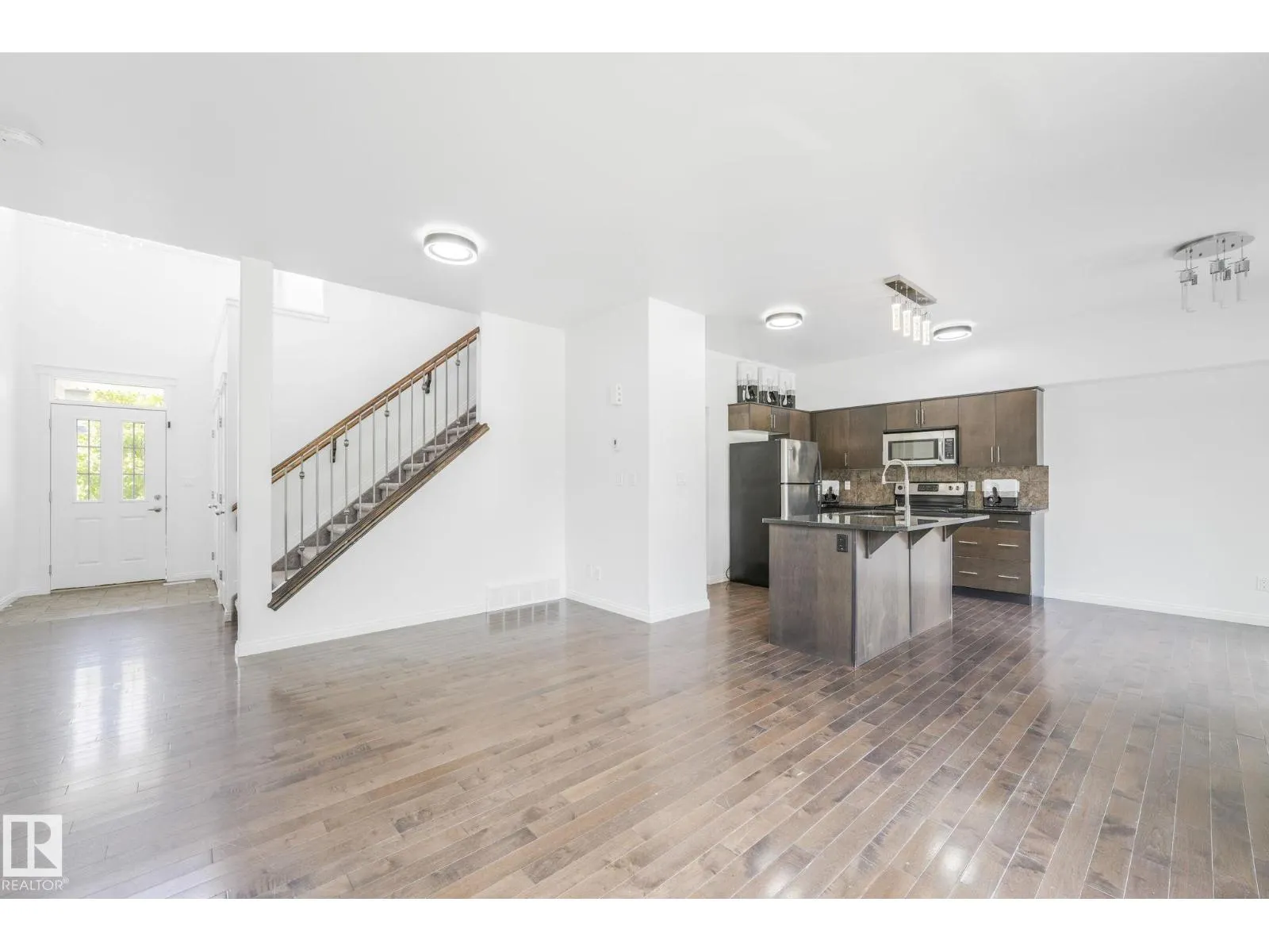 #54 18230 104A ST NW