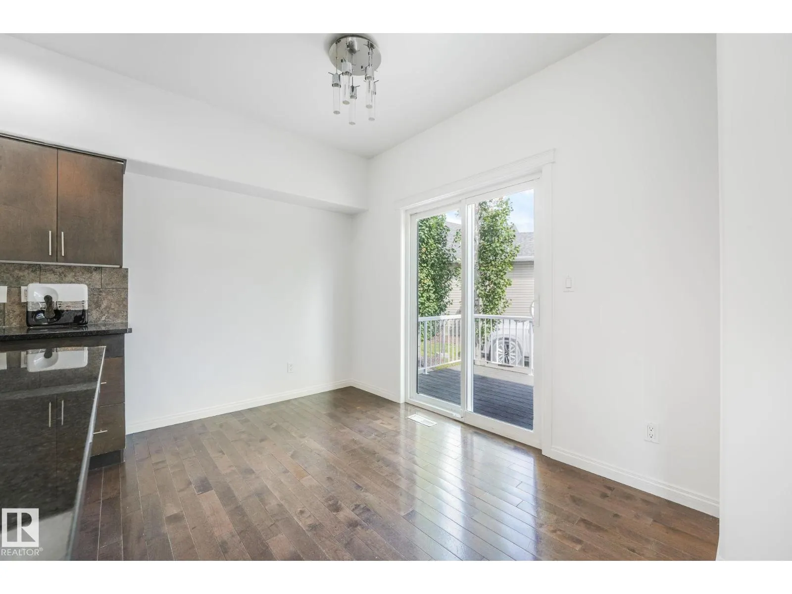 #54 18230 104A ST NW