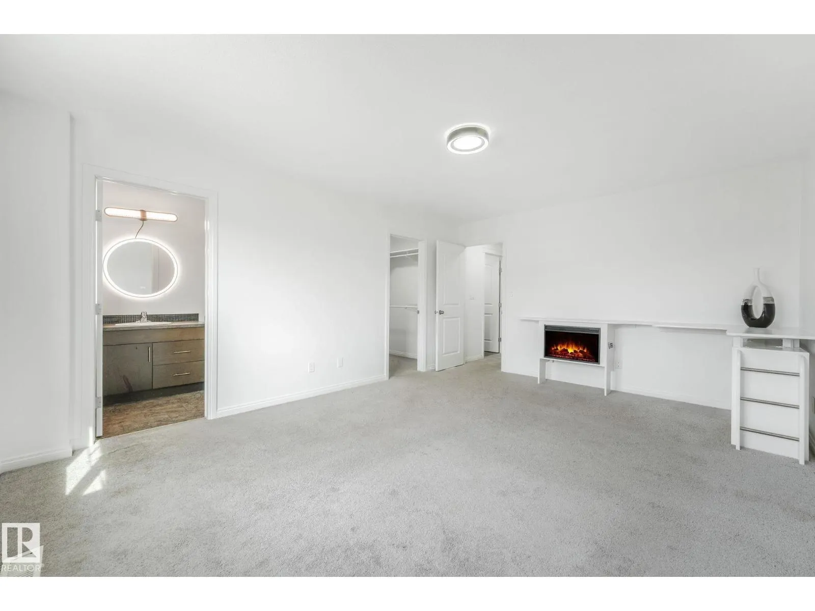 #54 18230 104A ST NW