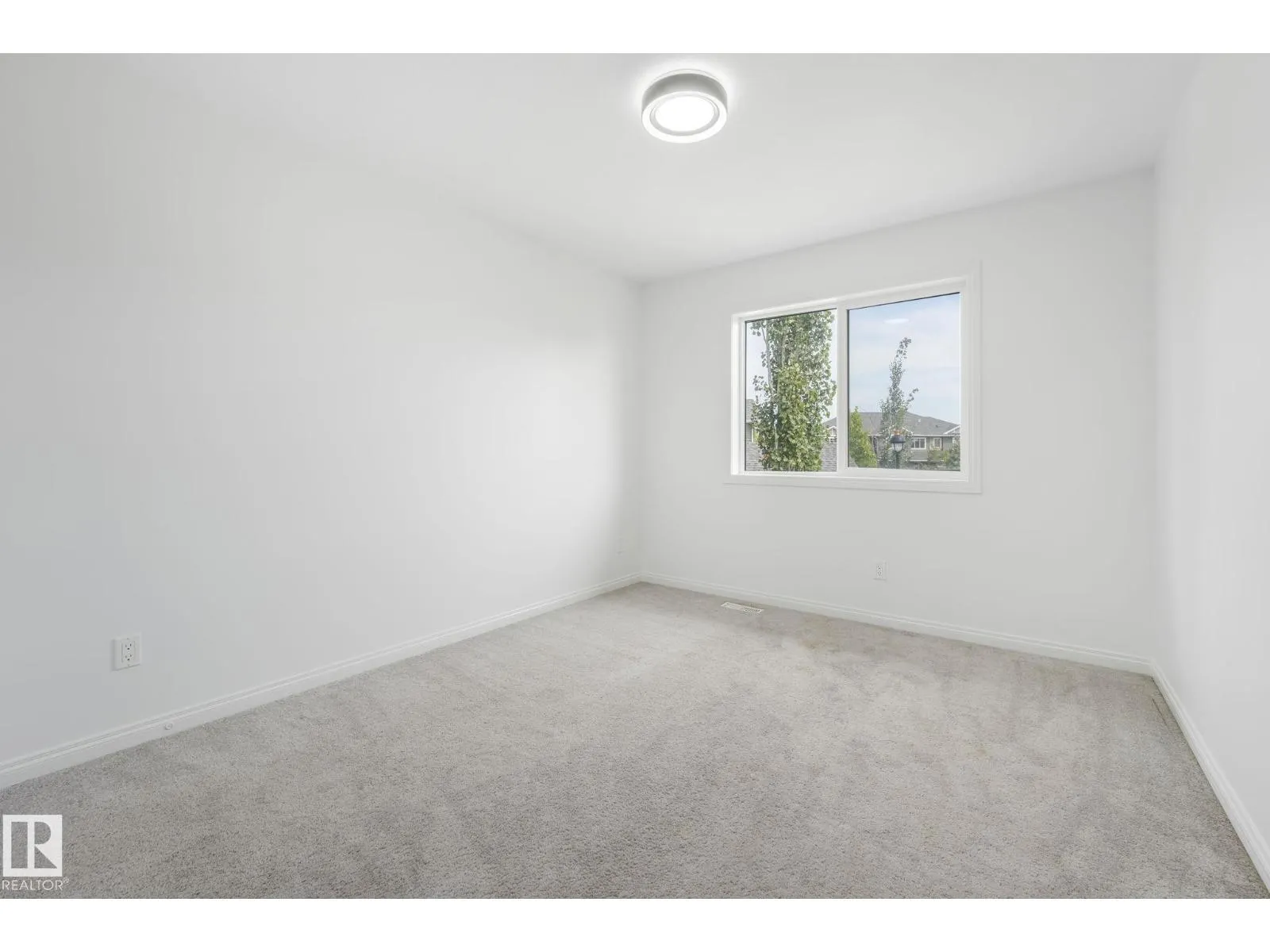 #54 18230 104A ST NW