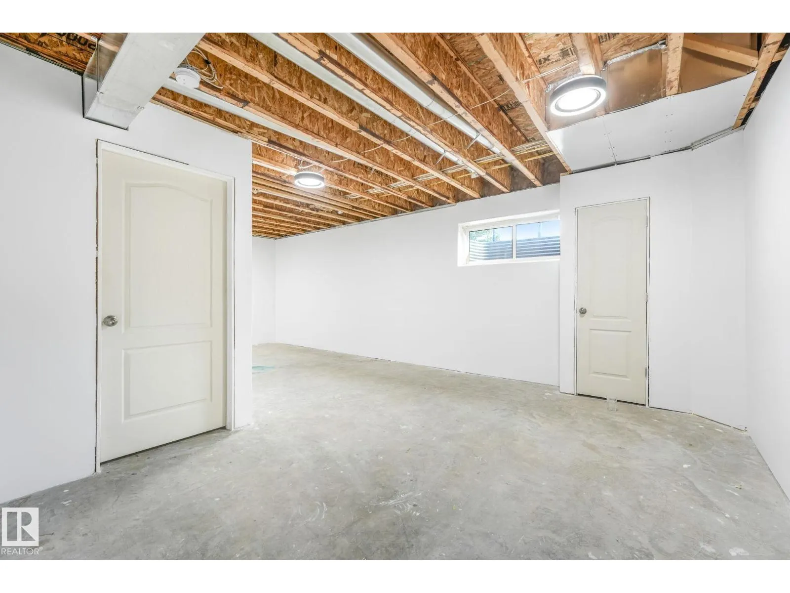 #54 18230 104A ST NW