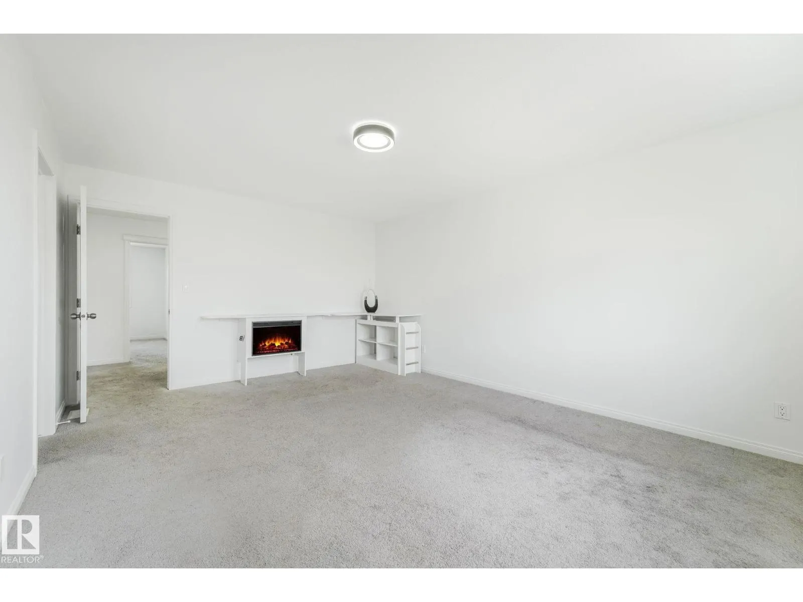 #54 18230 104A ST NW