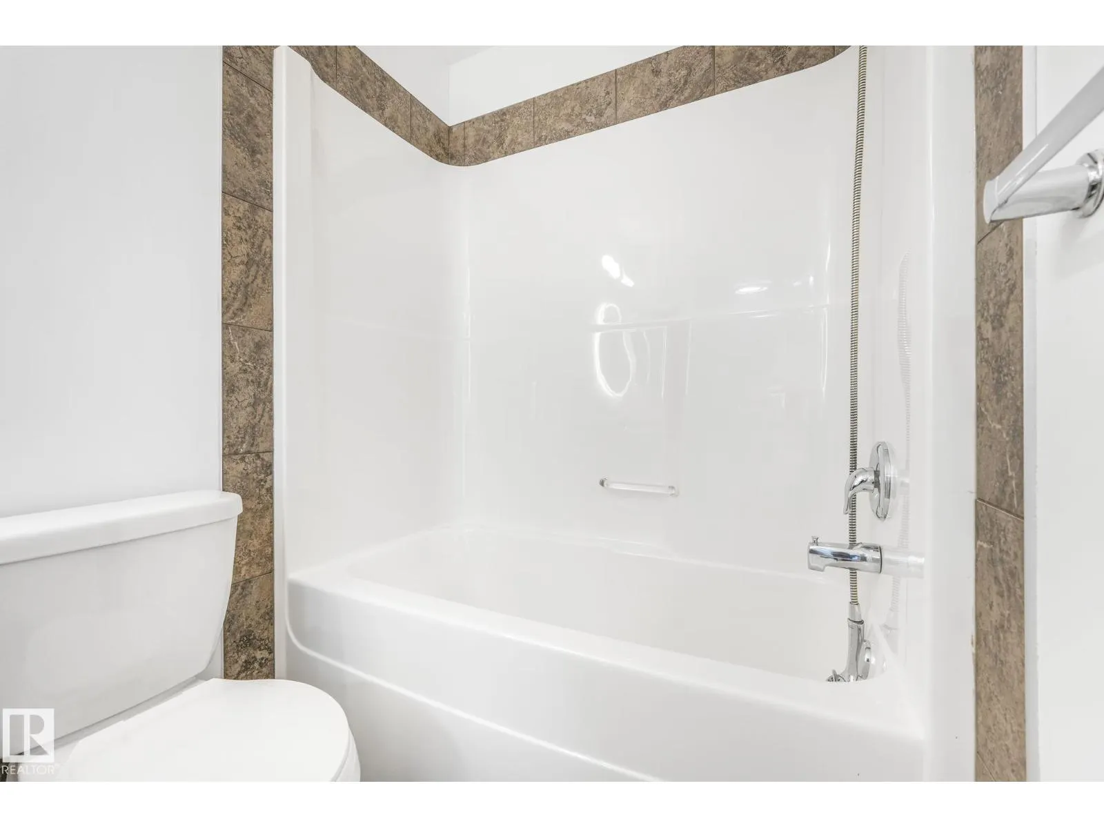 #54 18230 104A ST NW