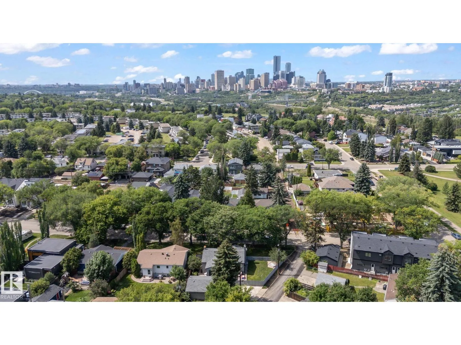 9647 86 ST NW