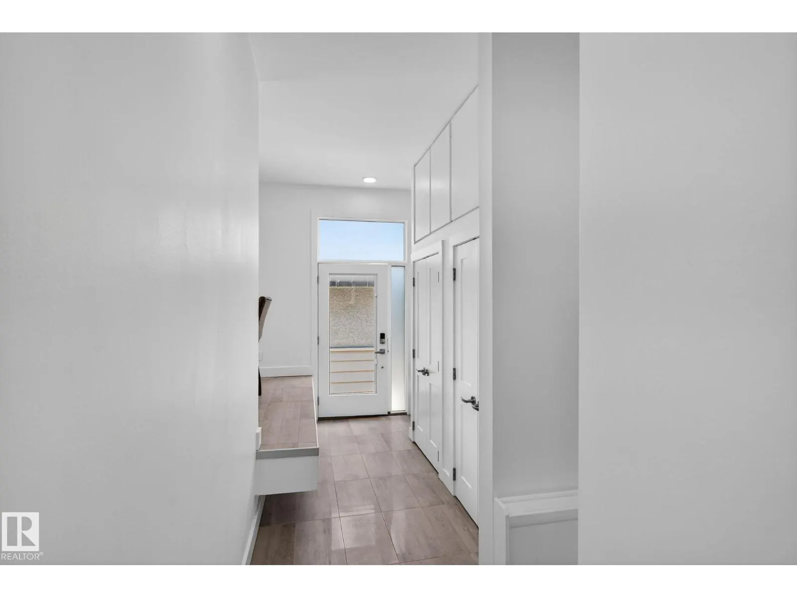 9647 86 ST NW