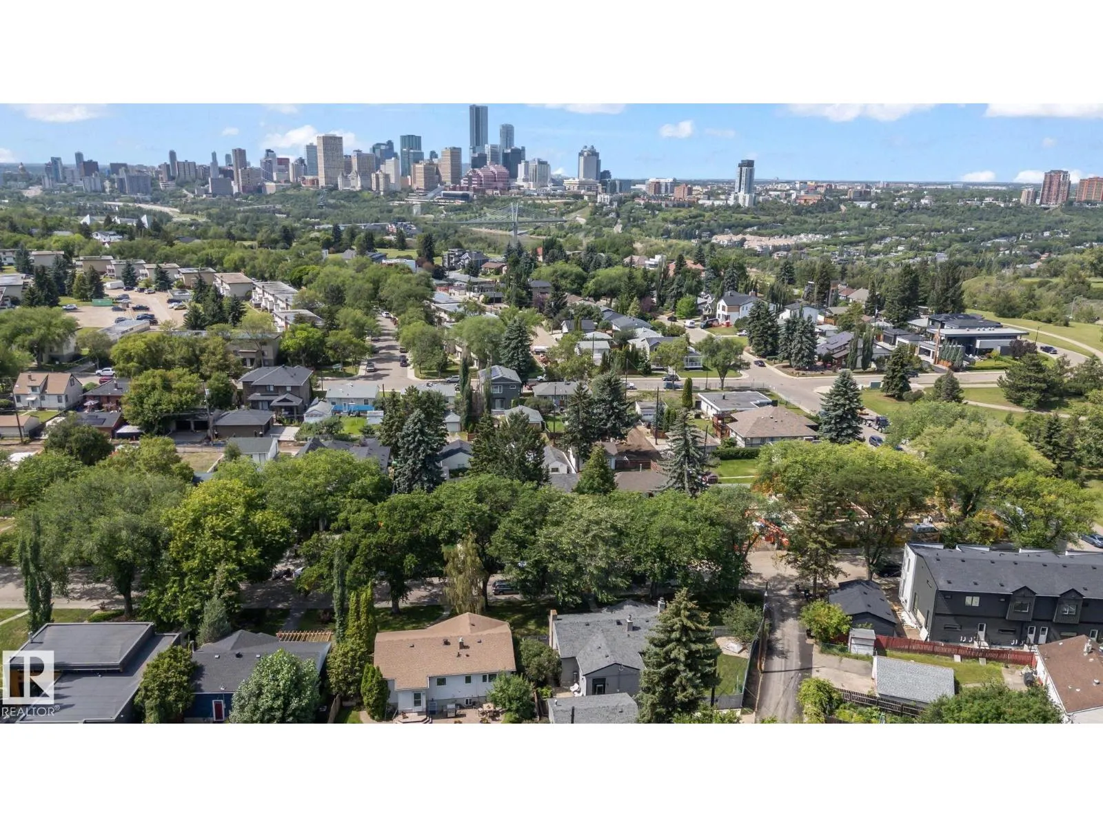 9647 86 ST NW