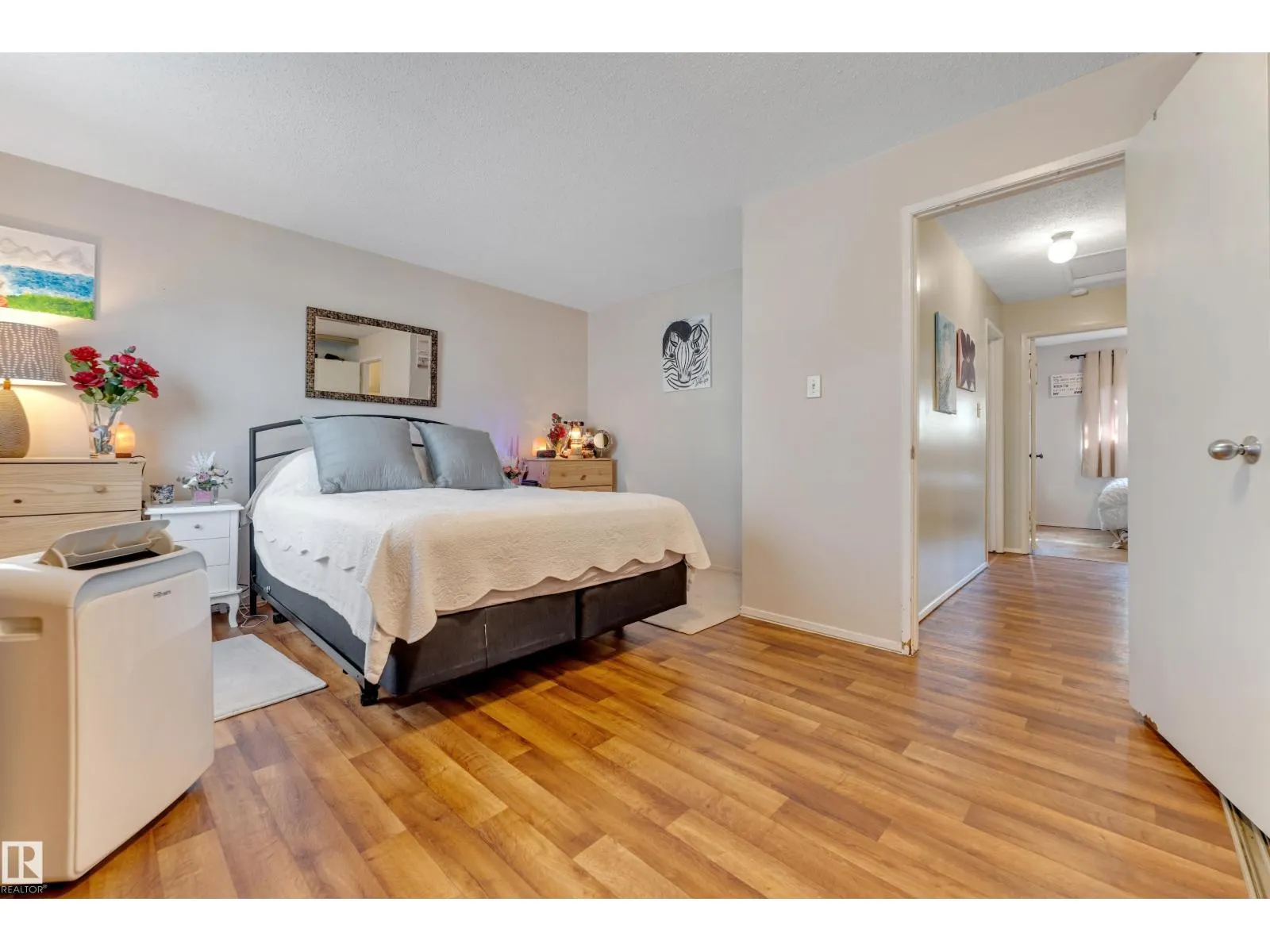 #49 1651 46 ST NW